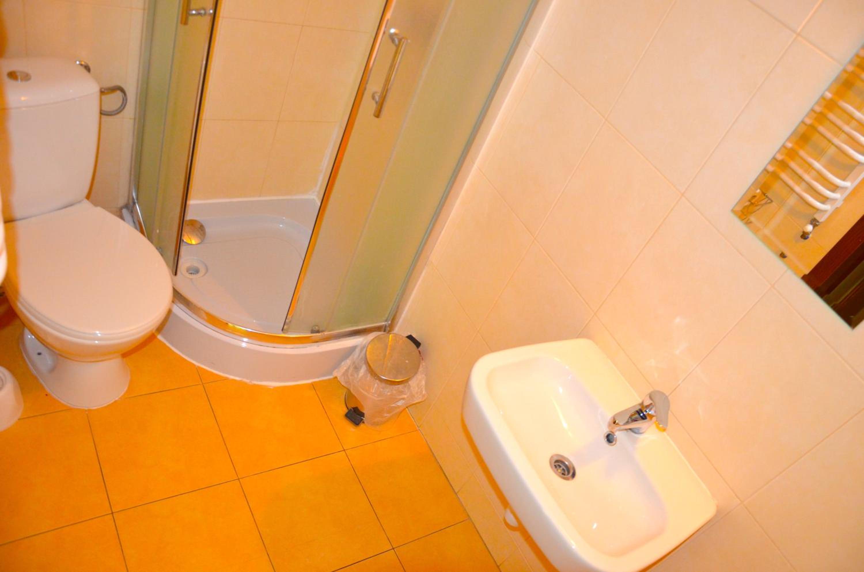 Twin Room with Bathroom photo 2