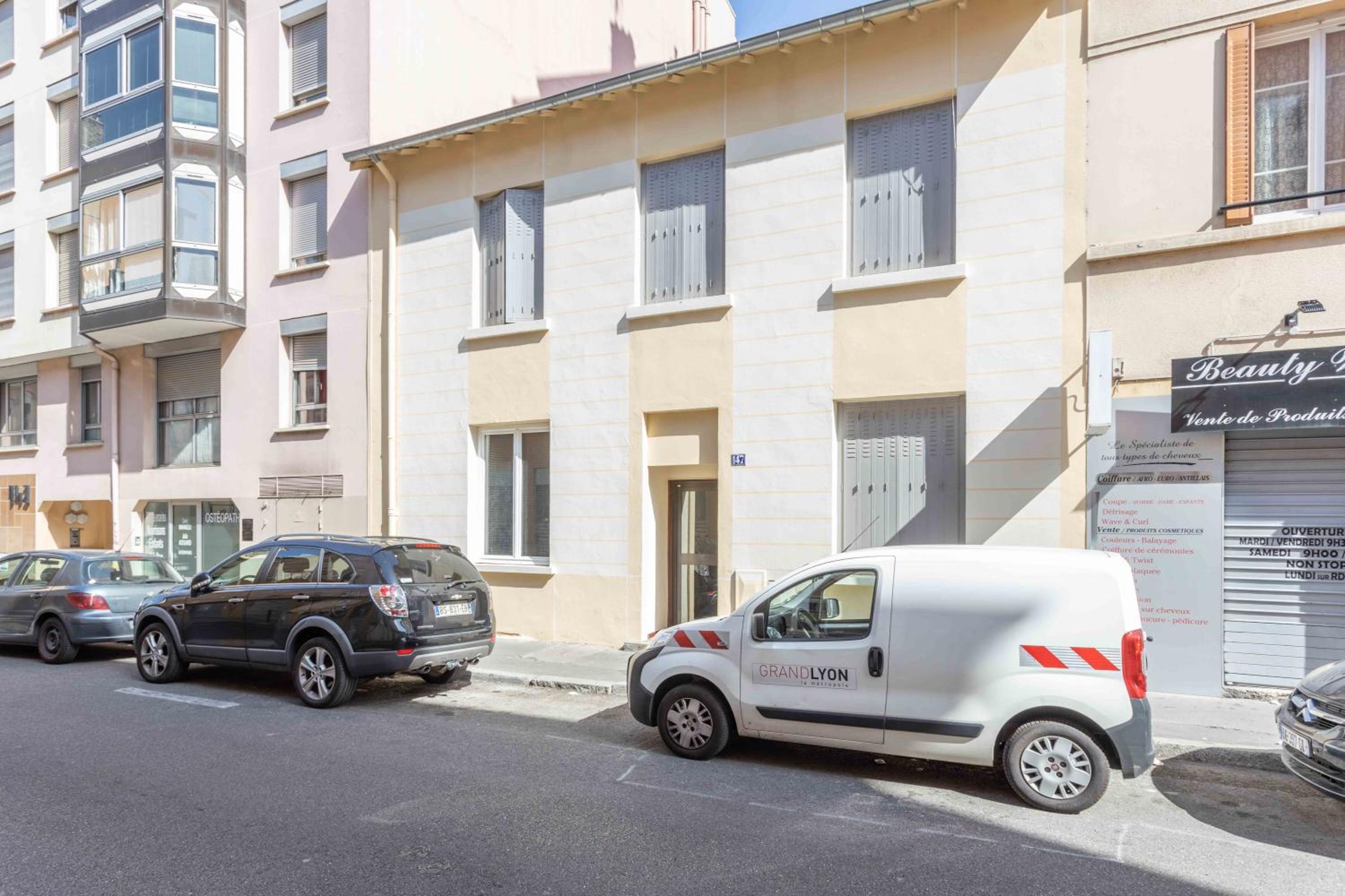 Studio Apartment - Photo 10