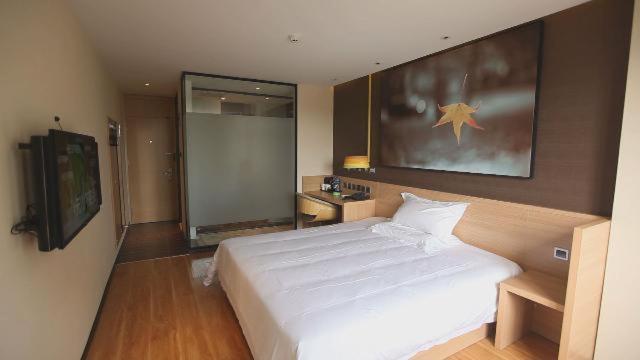 Business Queen Bed Room