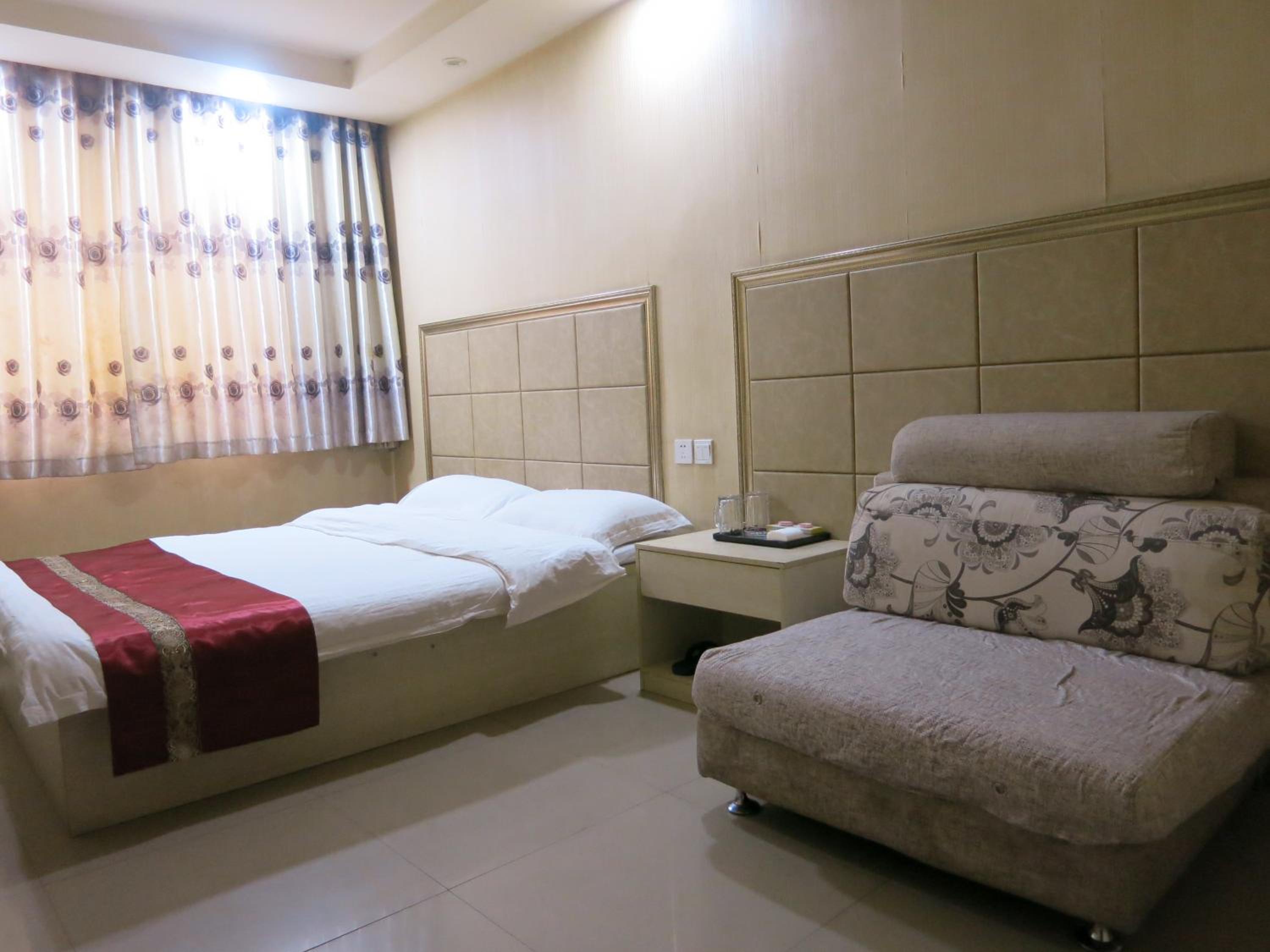 Double Room with Shared Toilet photo 3