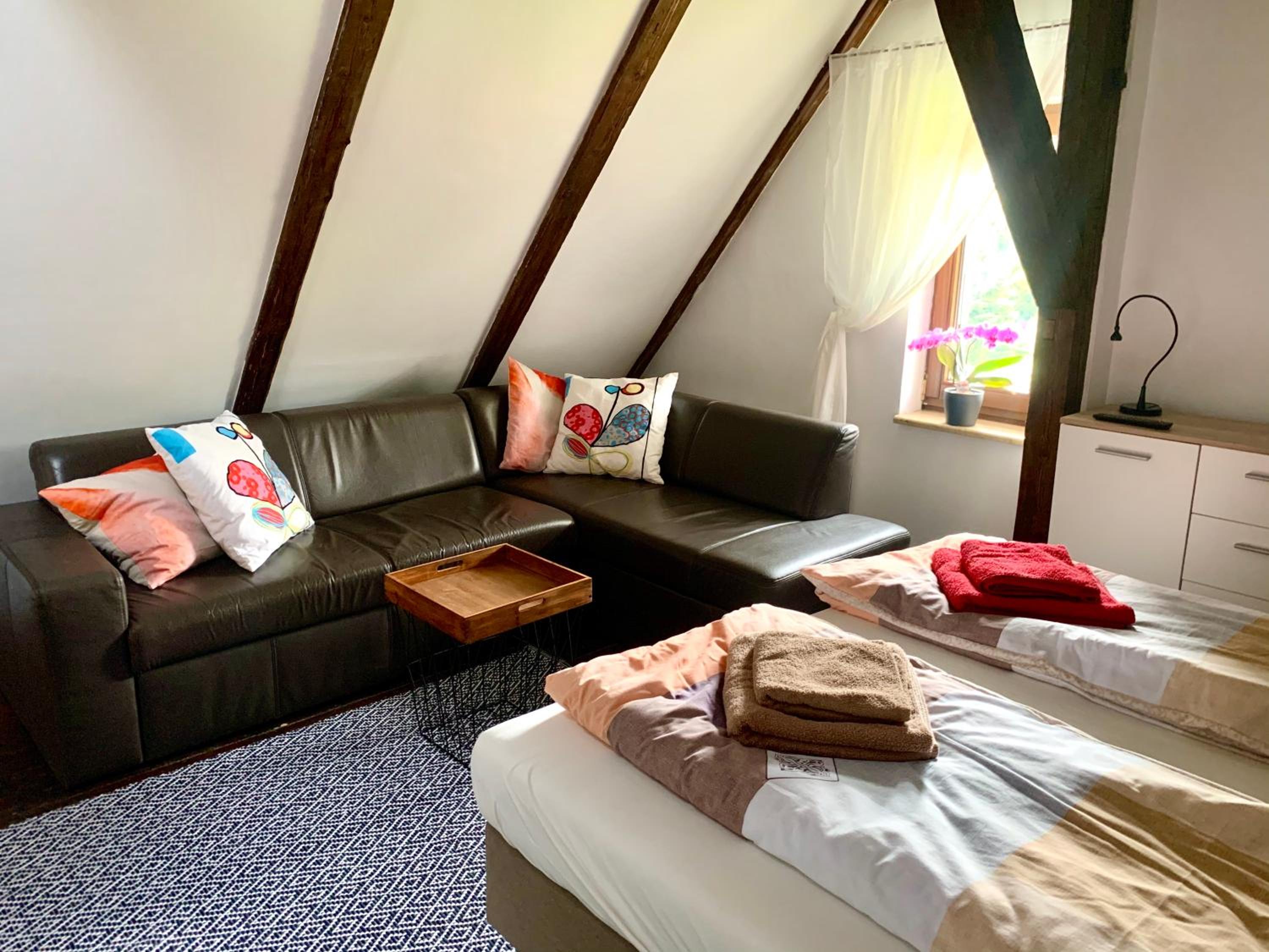 Twin Room with Private External Bathroom - Photo 9