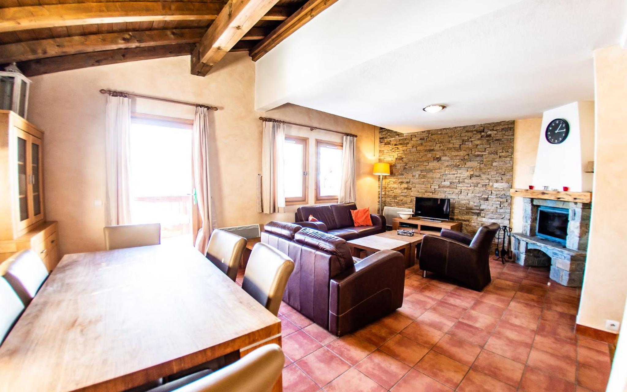 Superior Three-Bedroom Chalet (6 Persons) photo 3