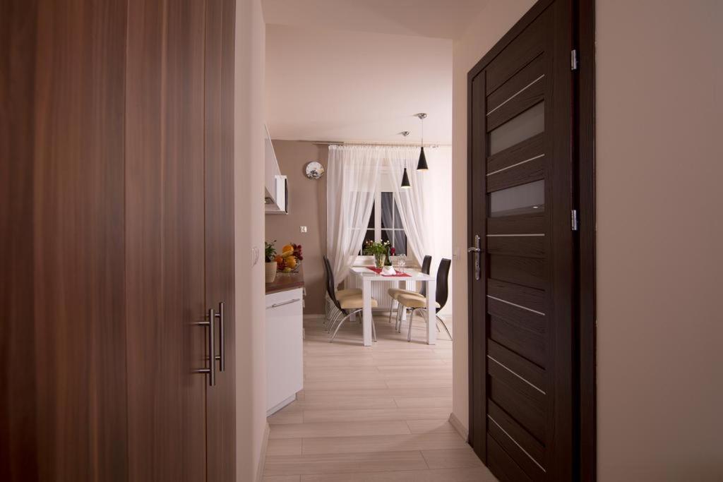 One-Bedroom Apartment - Photo 1