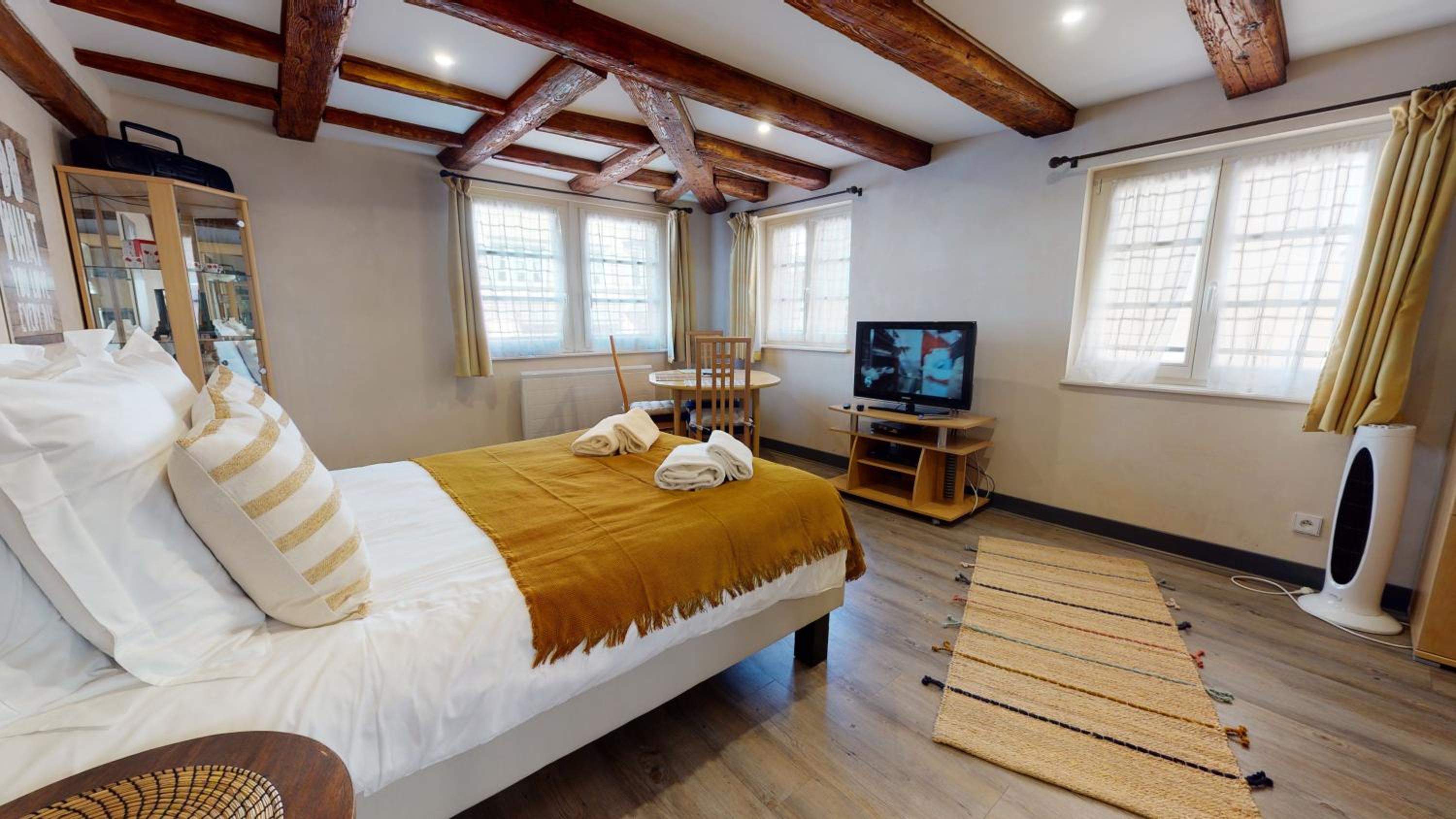 Studio Apartment