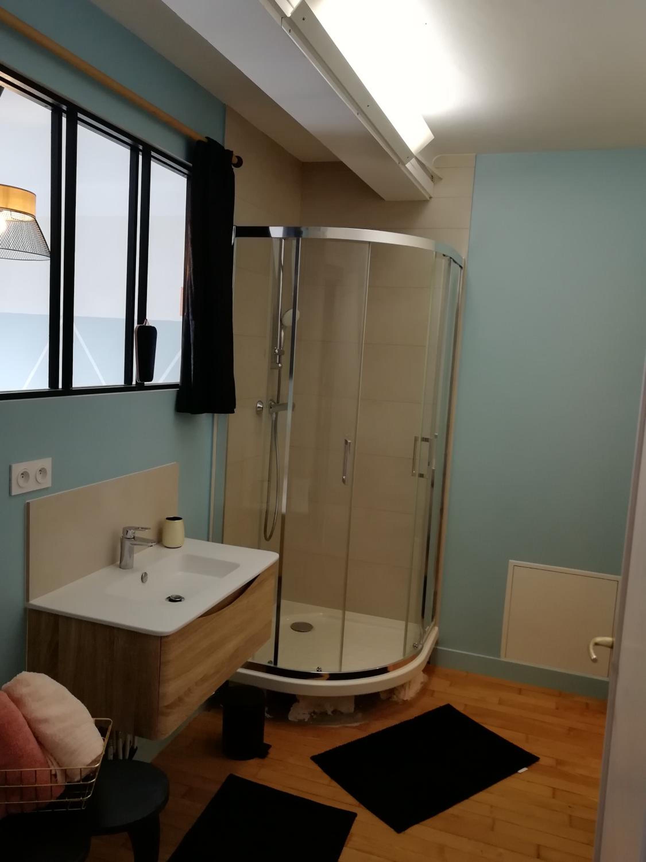 One-Bedroom Apartment - Photo 11