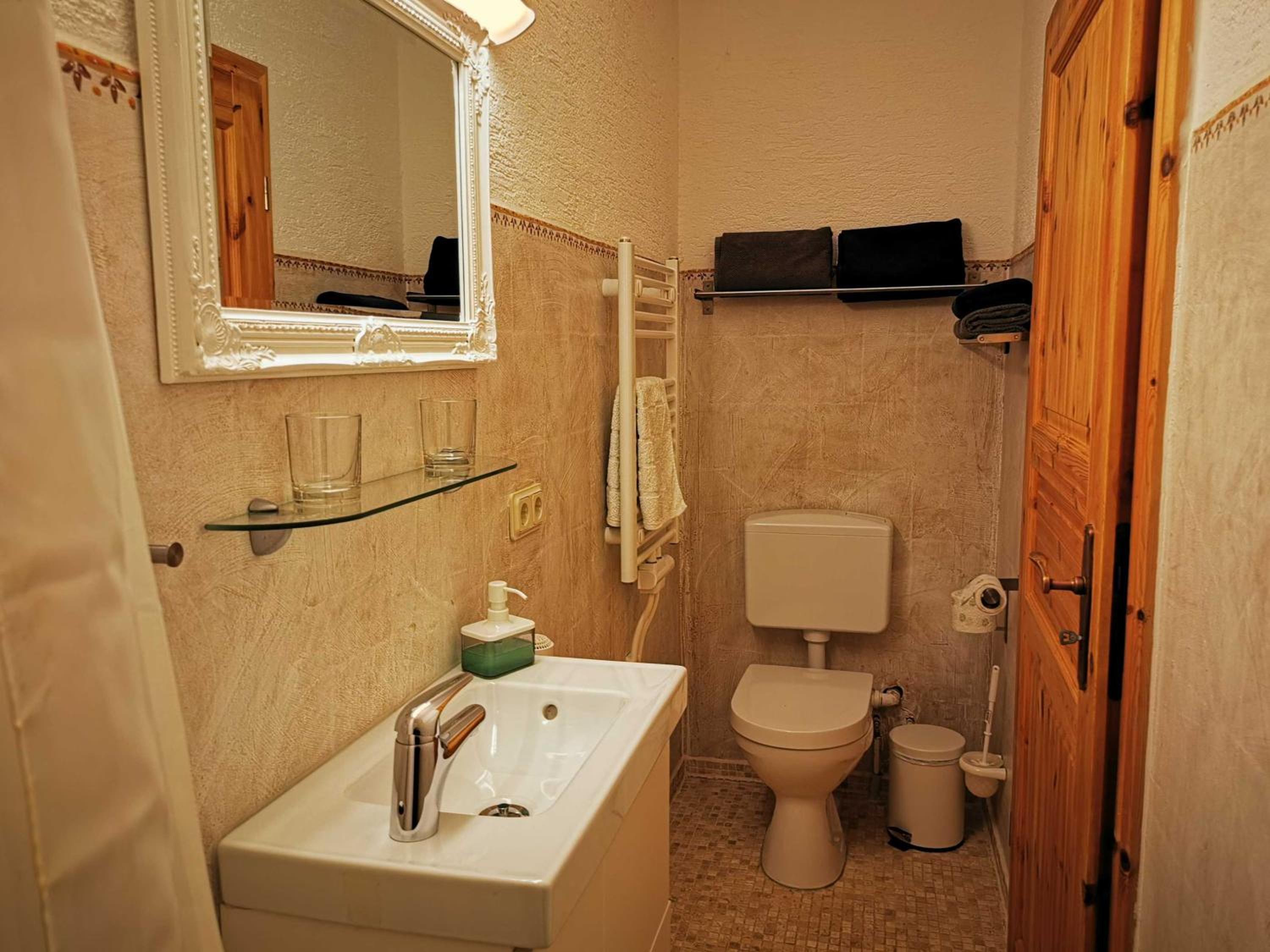 One-Bedroom Apartment photo 2