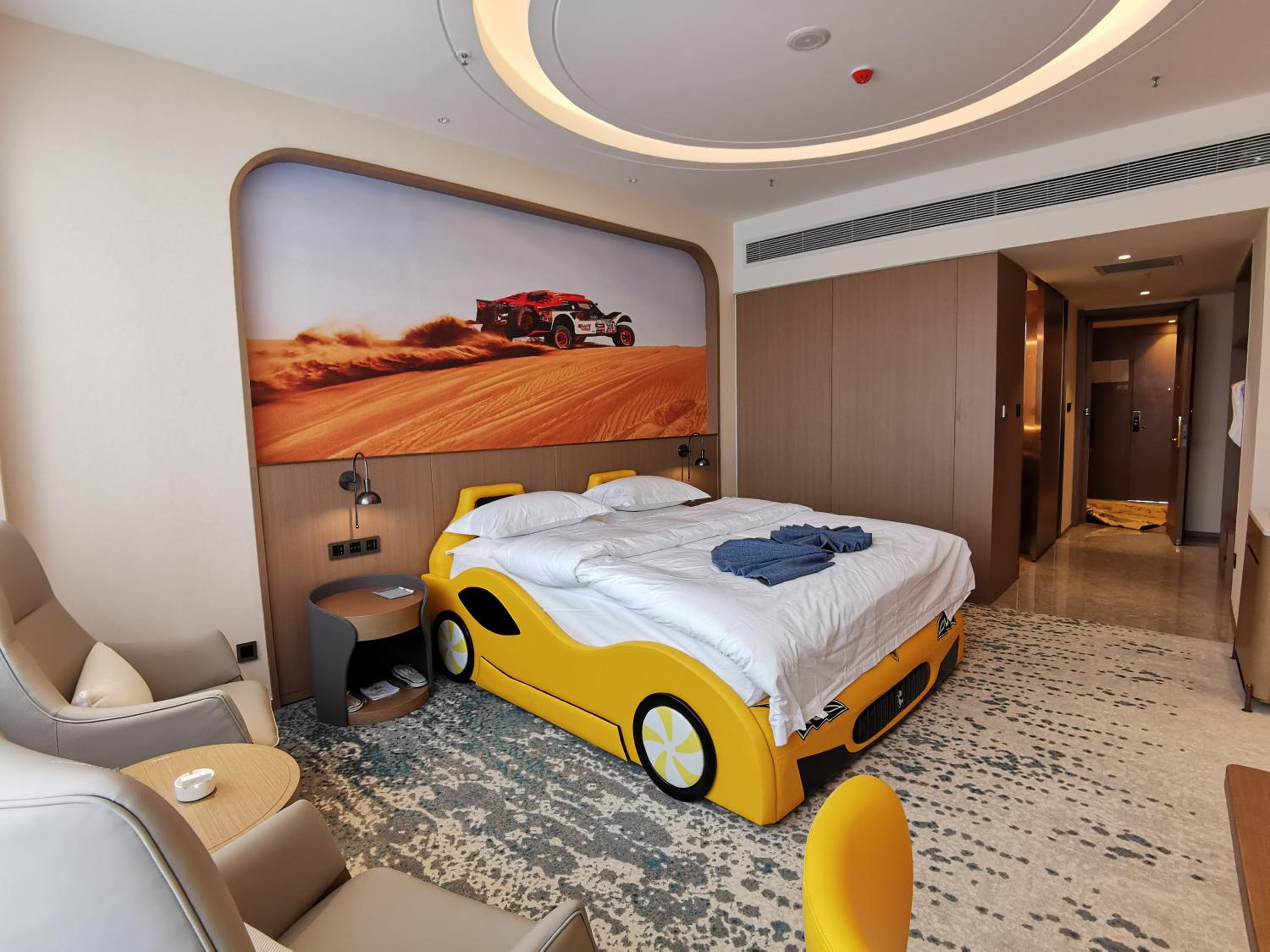 Queen Room photo 1