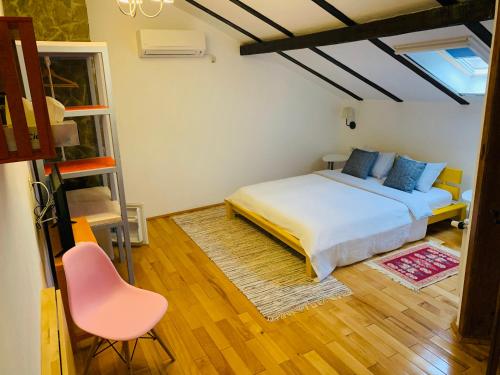 Double Room with Private Bathroom photo 2
