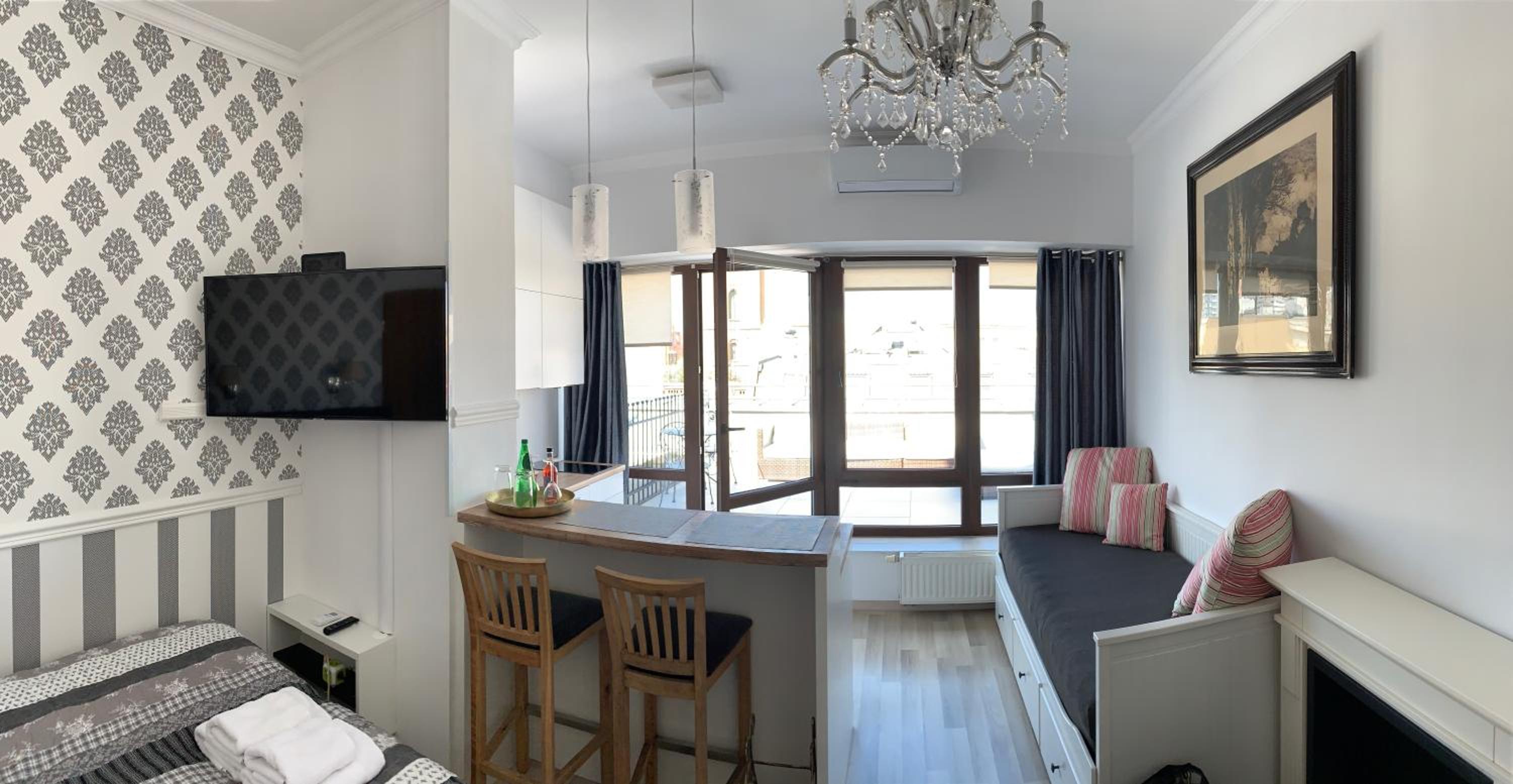 Apartment with Terrace photo 2