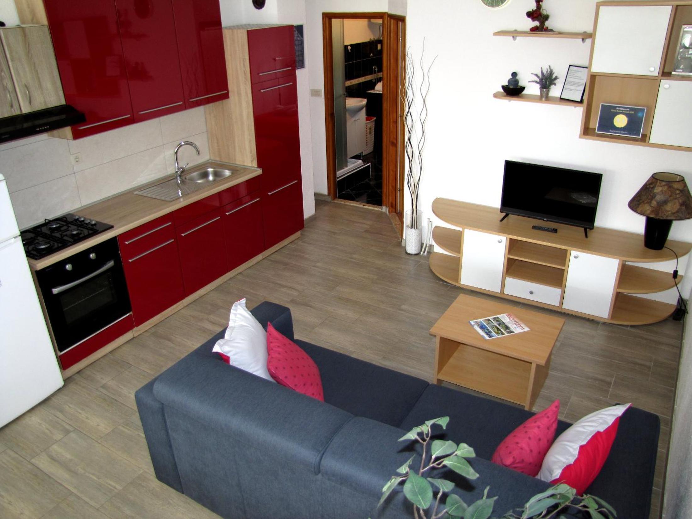 One-Bedroom Apartment - Ground Floor - Photo 1