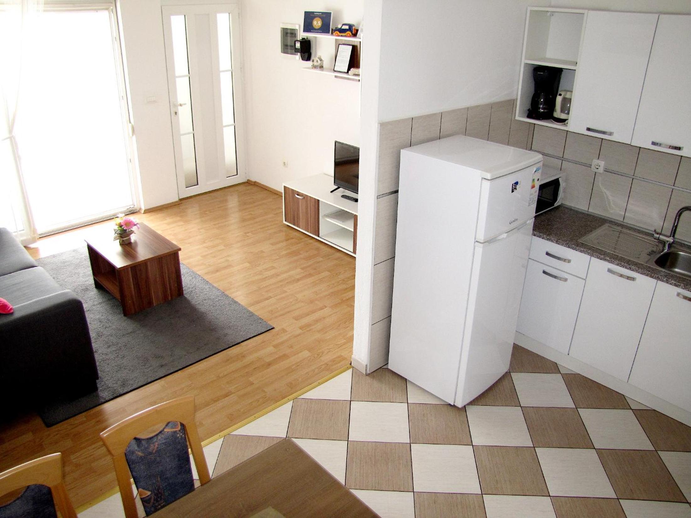 One-Bedroom Apartment with Balcony - Photo 11