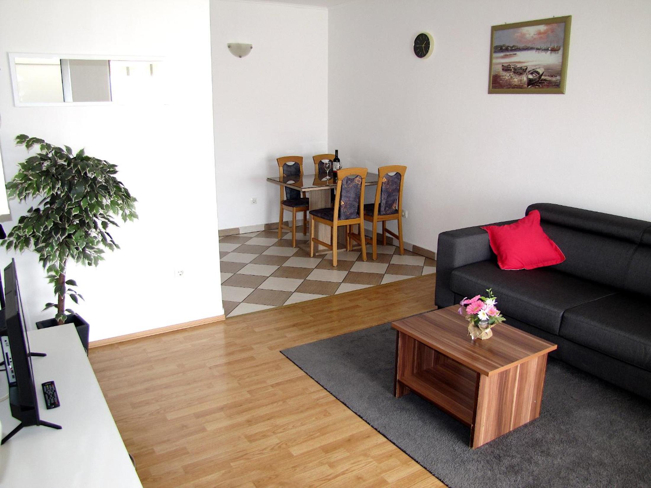 One-Bedroom Apartment with Balcony - Photo 22