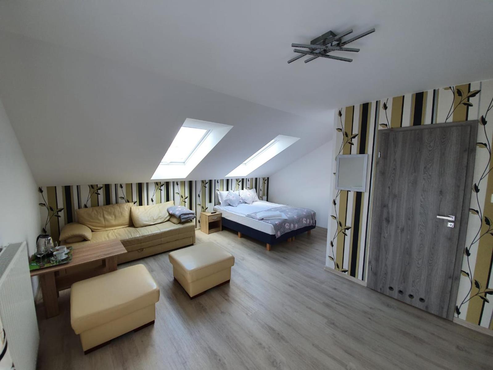 Deluxe Double Room with Bath photo 3