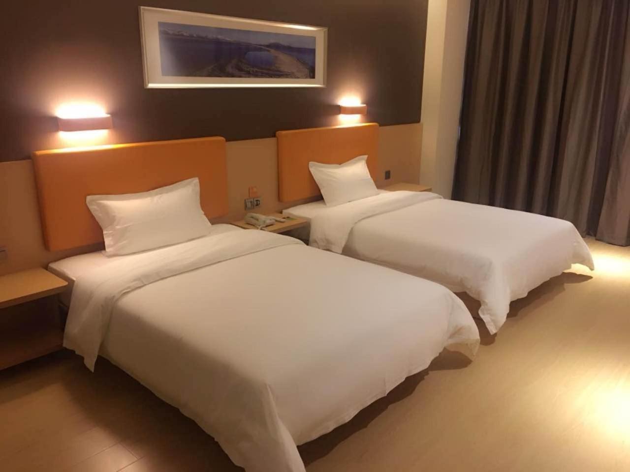 Premium Deluxe Twin Room photo 2