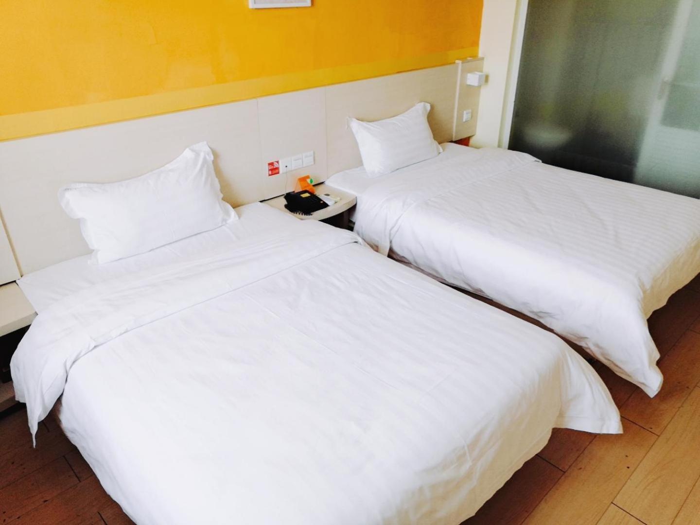 Business Twin Room photo 1