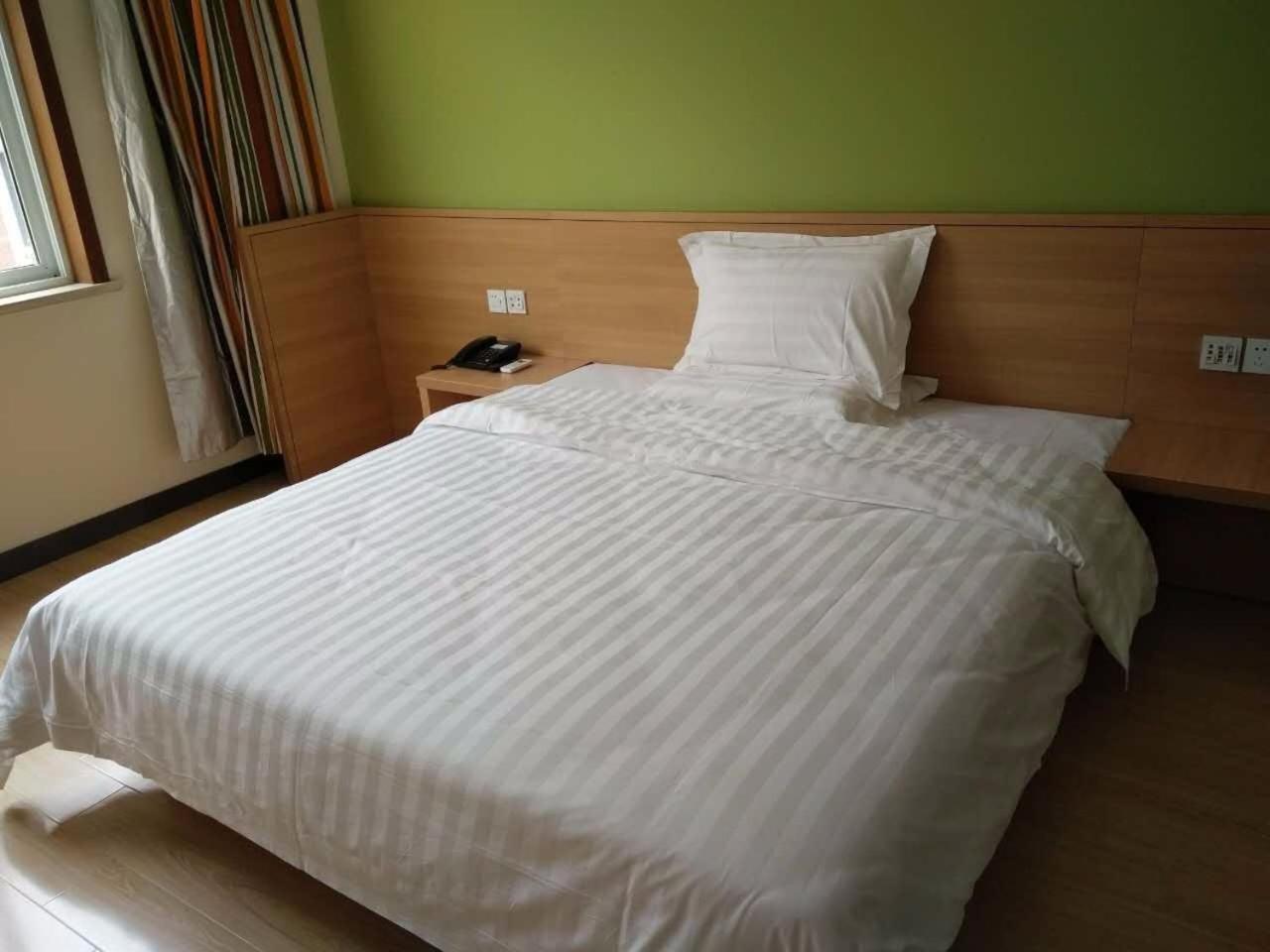 Business Queen Bed Room