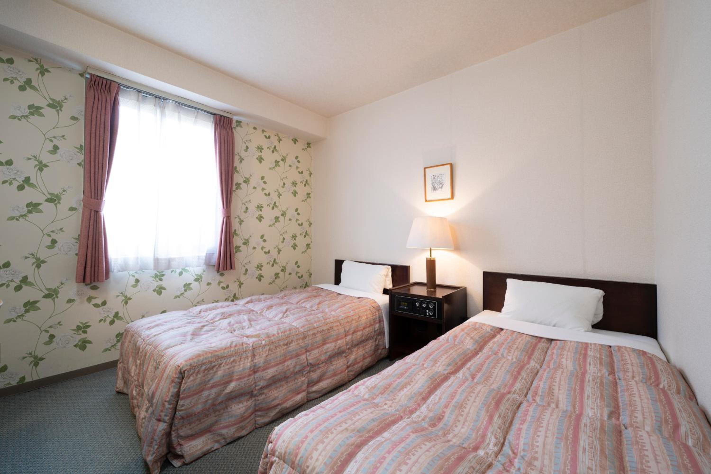 Twin Room - Smoking photo 1