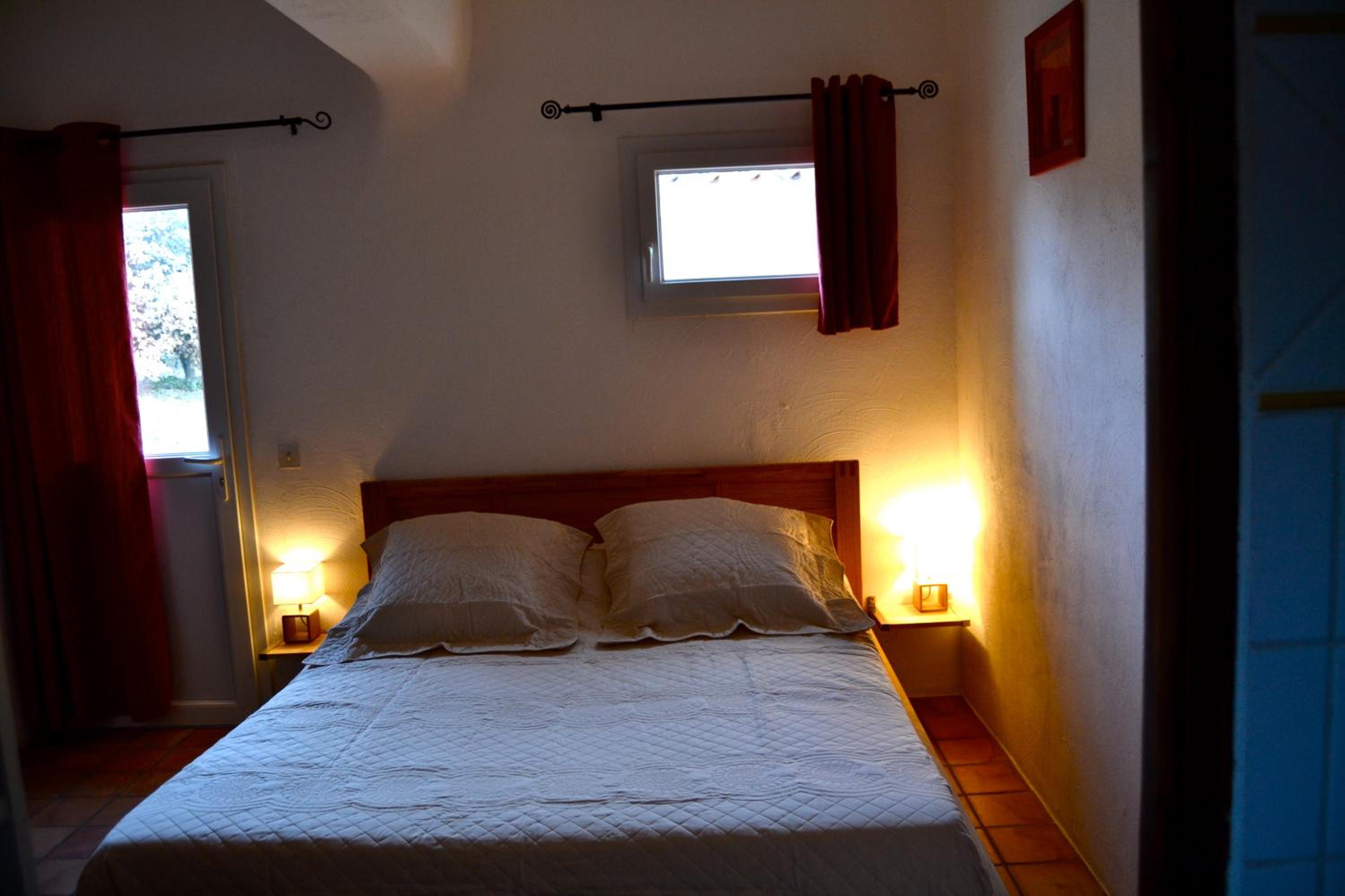 Double Room - Photo 6