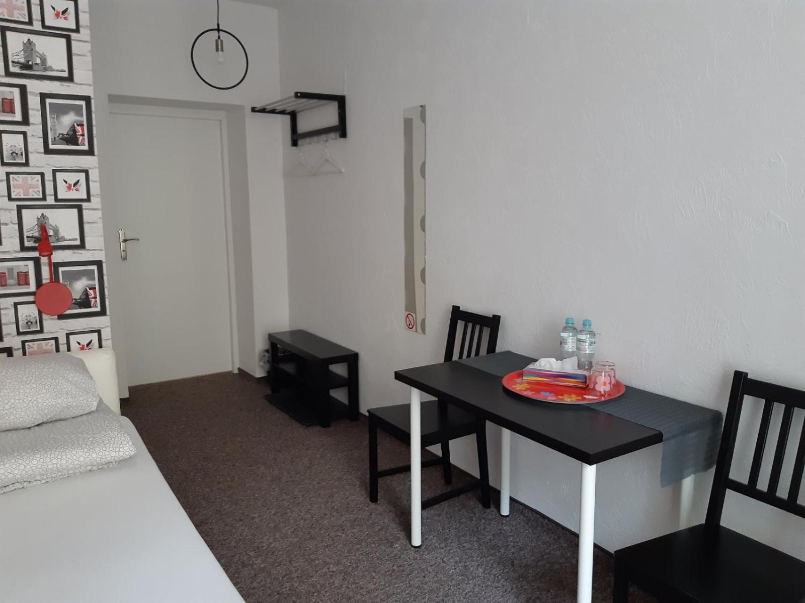 Triple Room with Bathroom - Photo 1