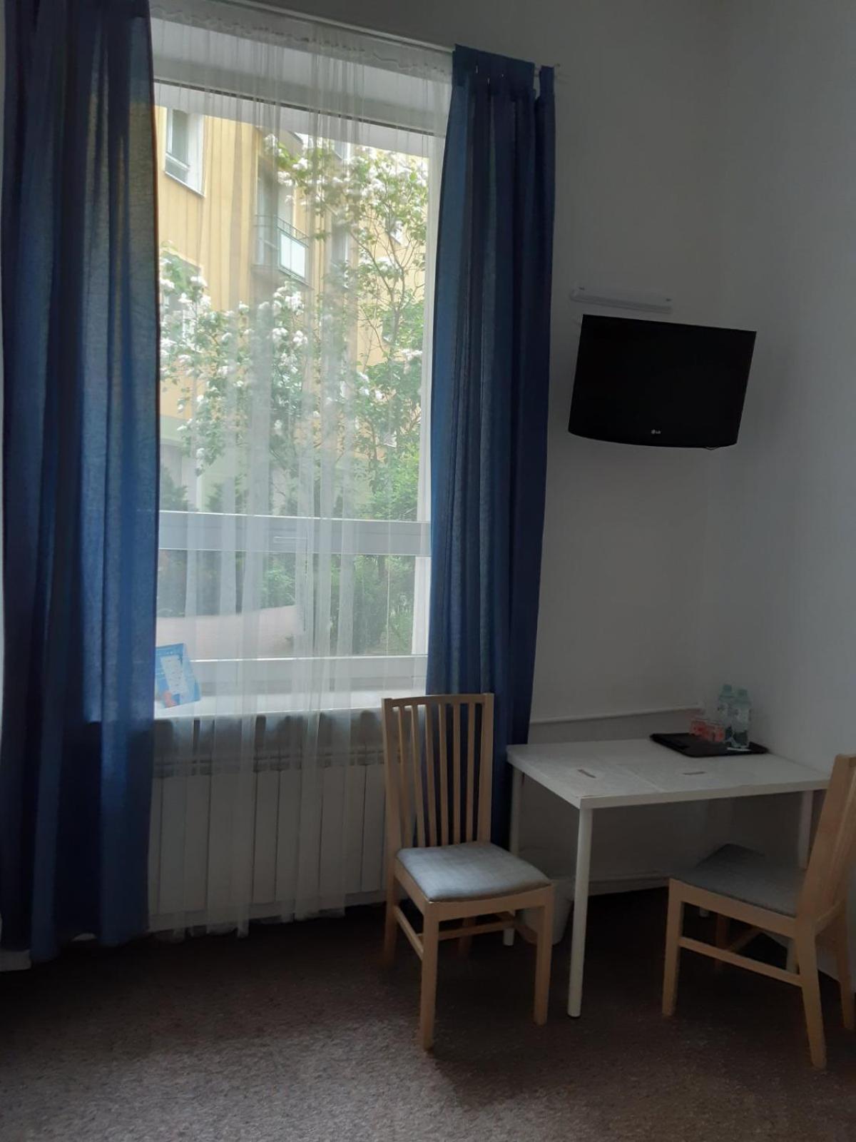 Triple Room with Bathroom - Photo 9