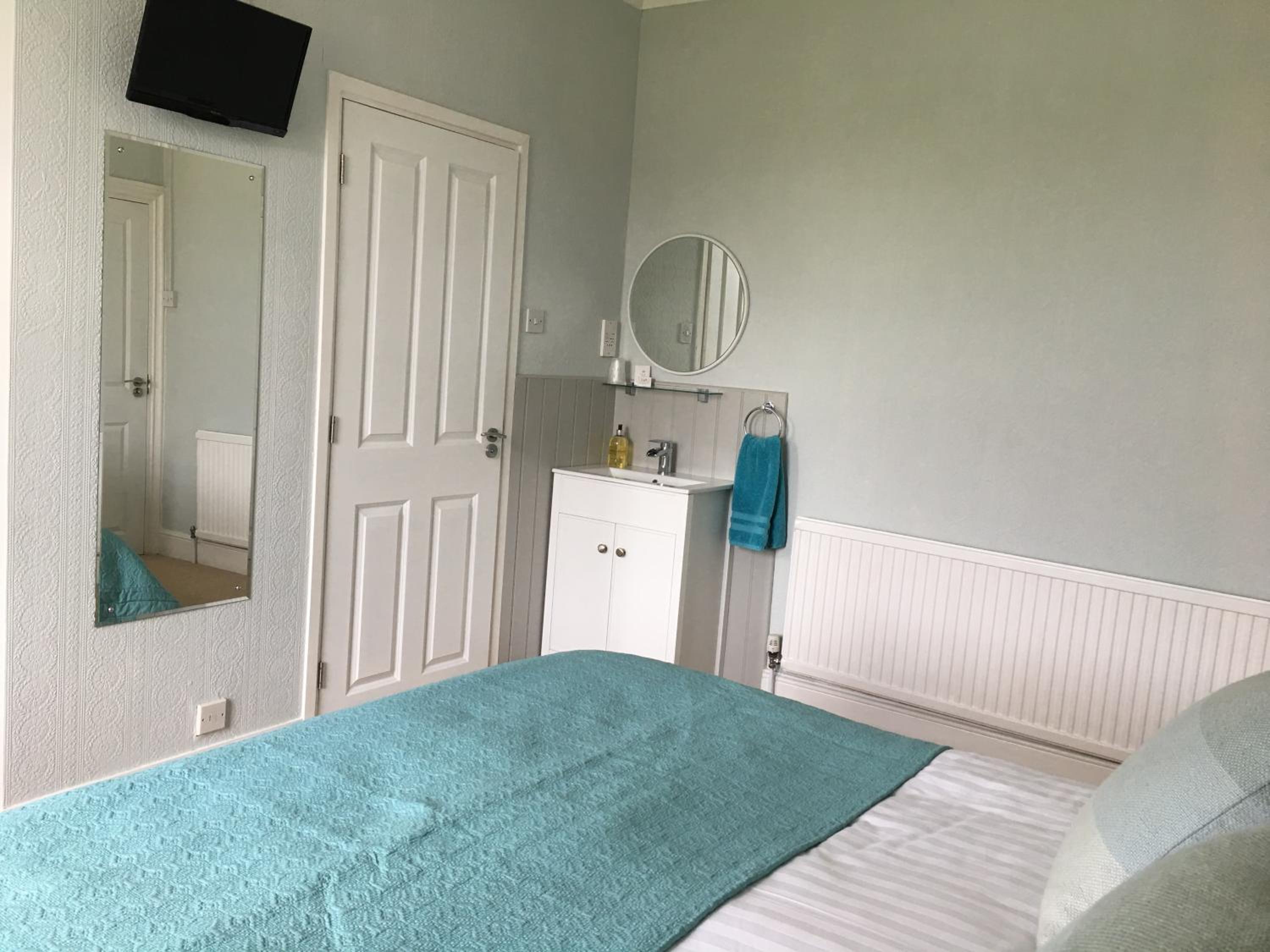 Standard King Room photo 2