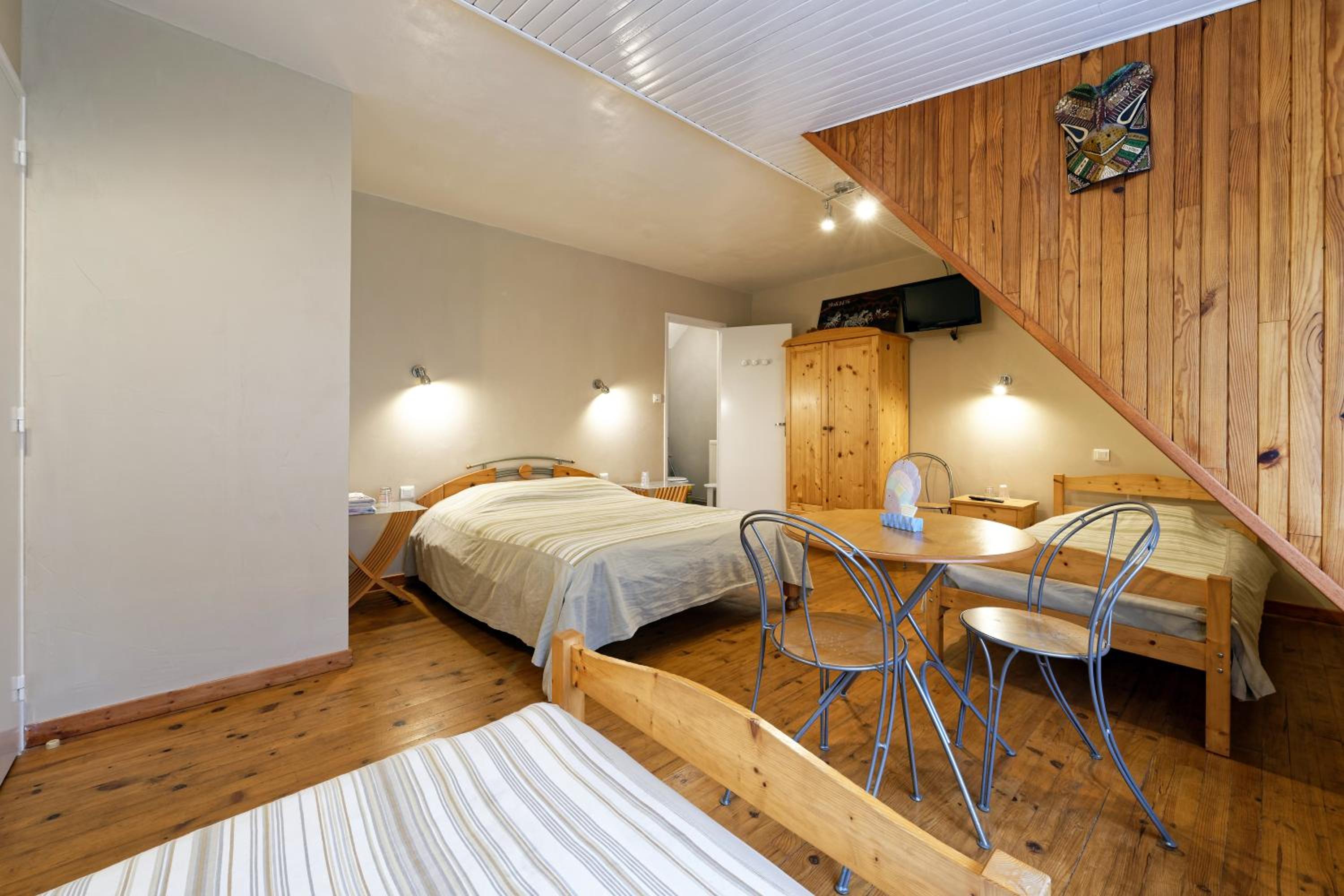 Standard Room - Photo 1