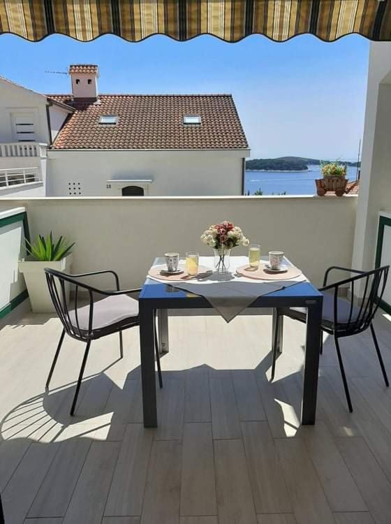 One-Bedroom Apartment with Terrace with Sea View (2 Adults) photo 1