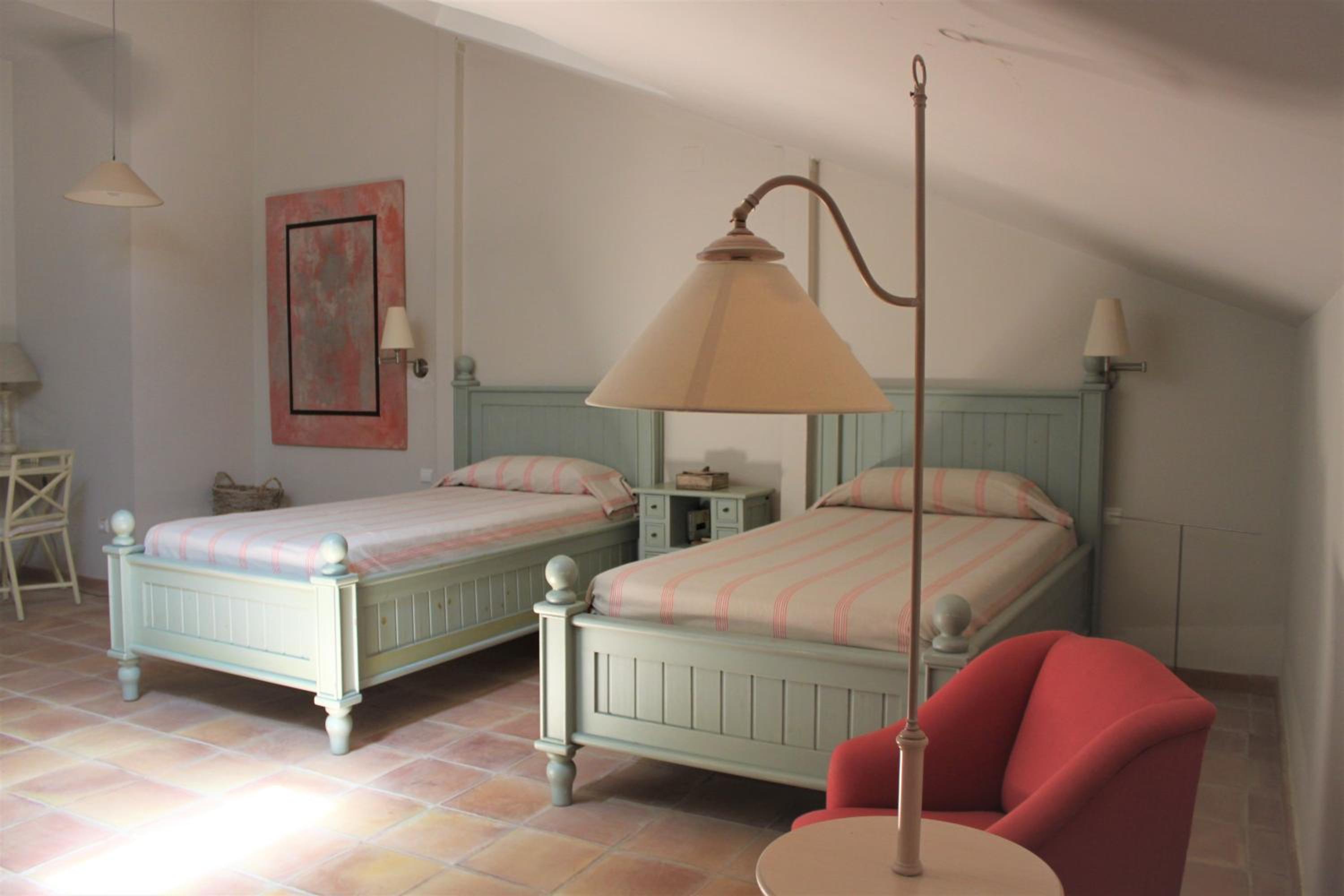 Twin Room - Photo 15