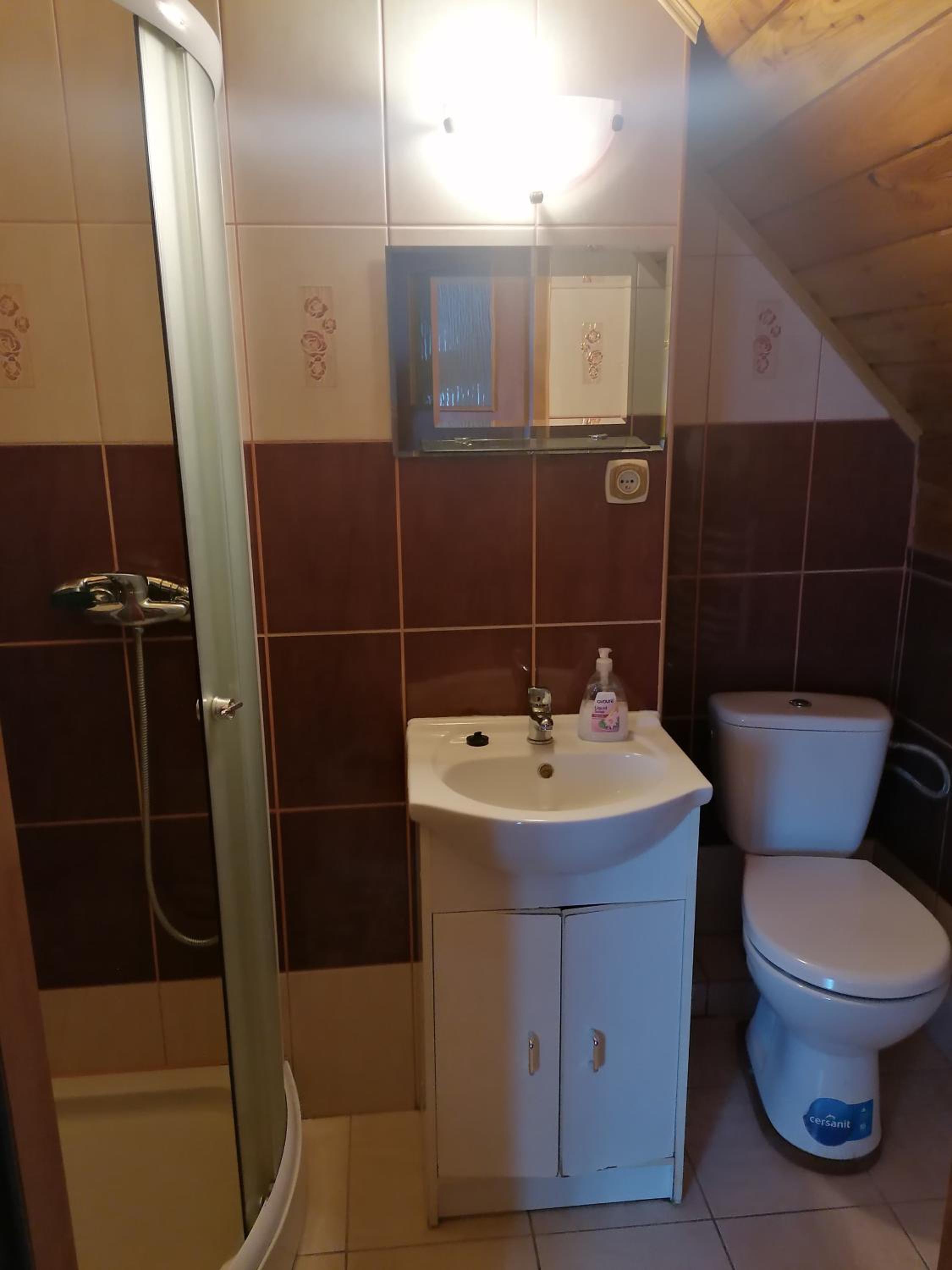 Small Twin Room - Photo 1