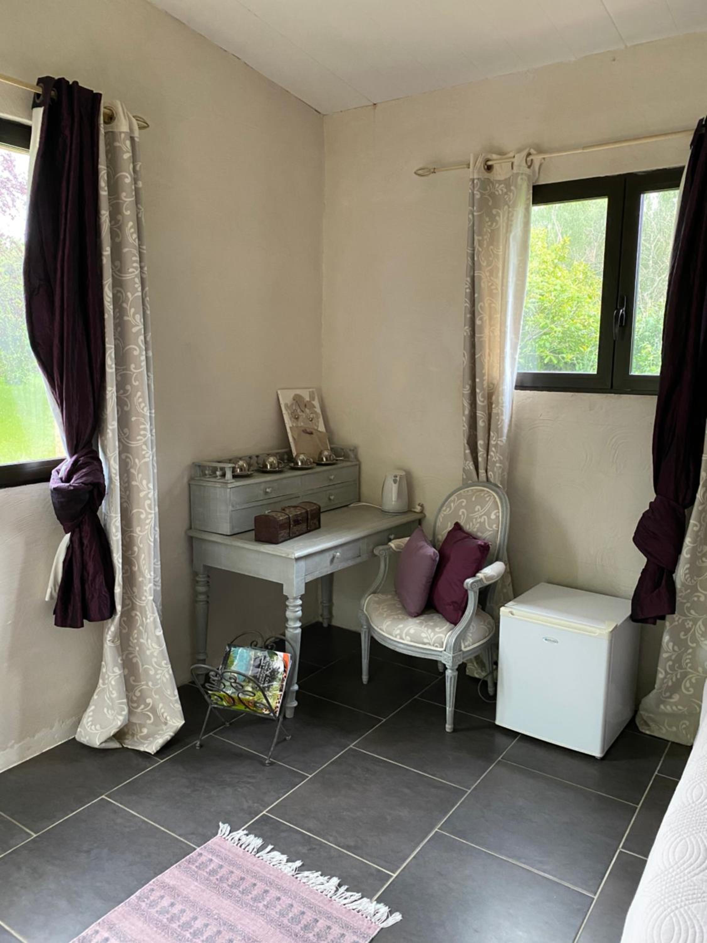 Family Room with Garden View