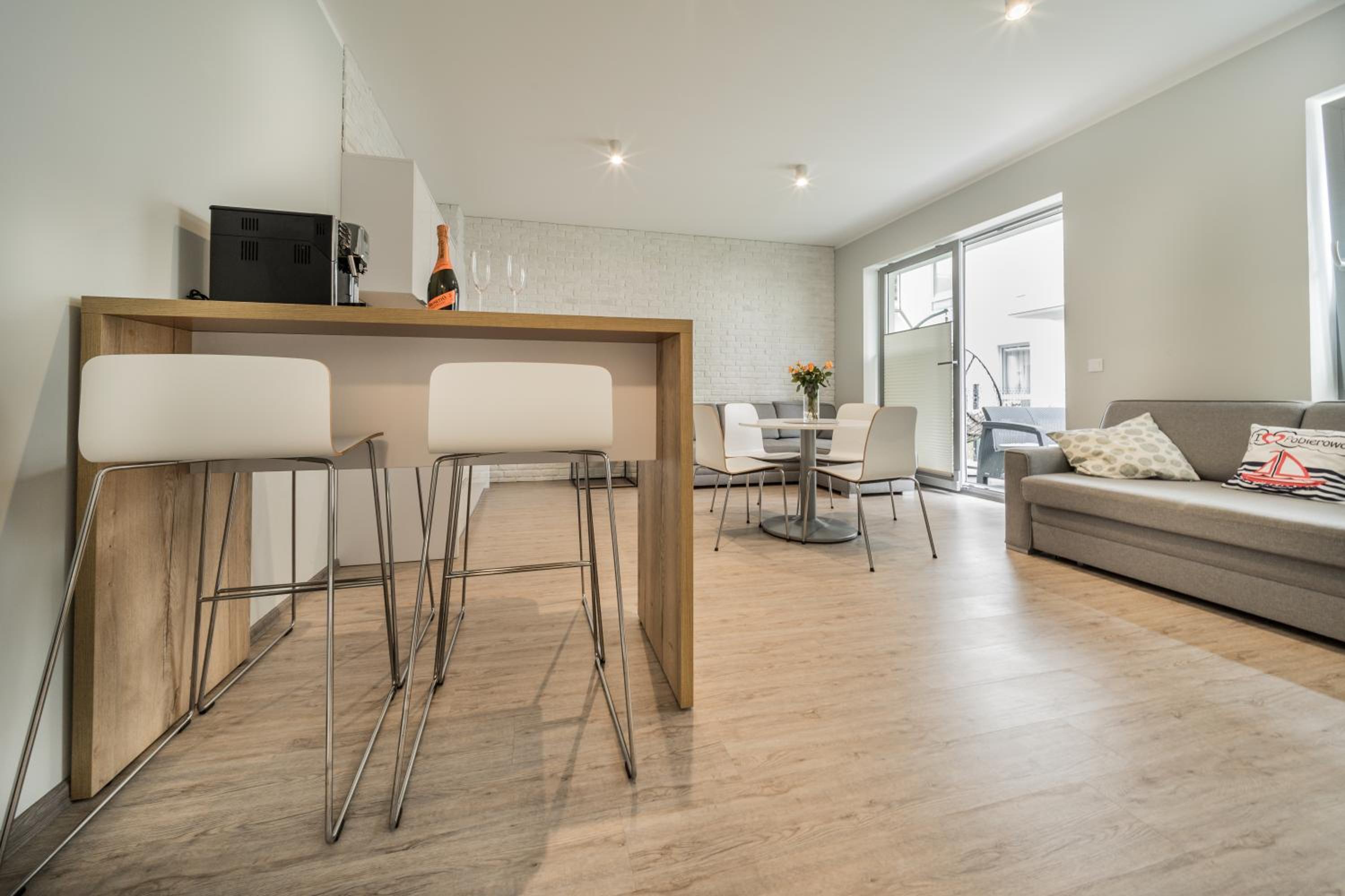 Apartment with Terrace - Photo 26
