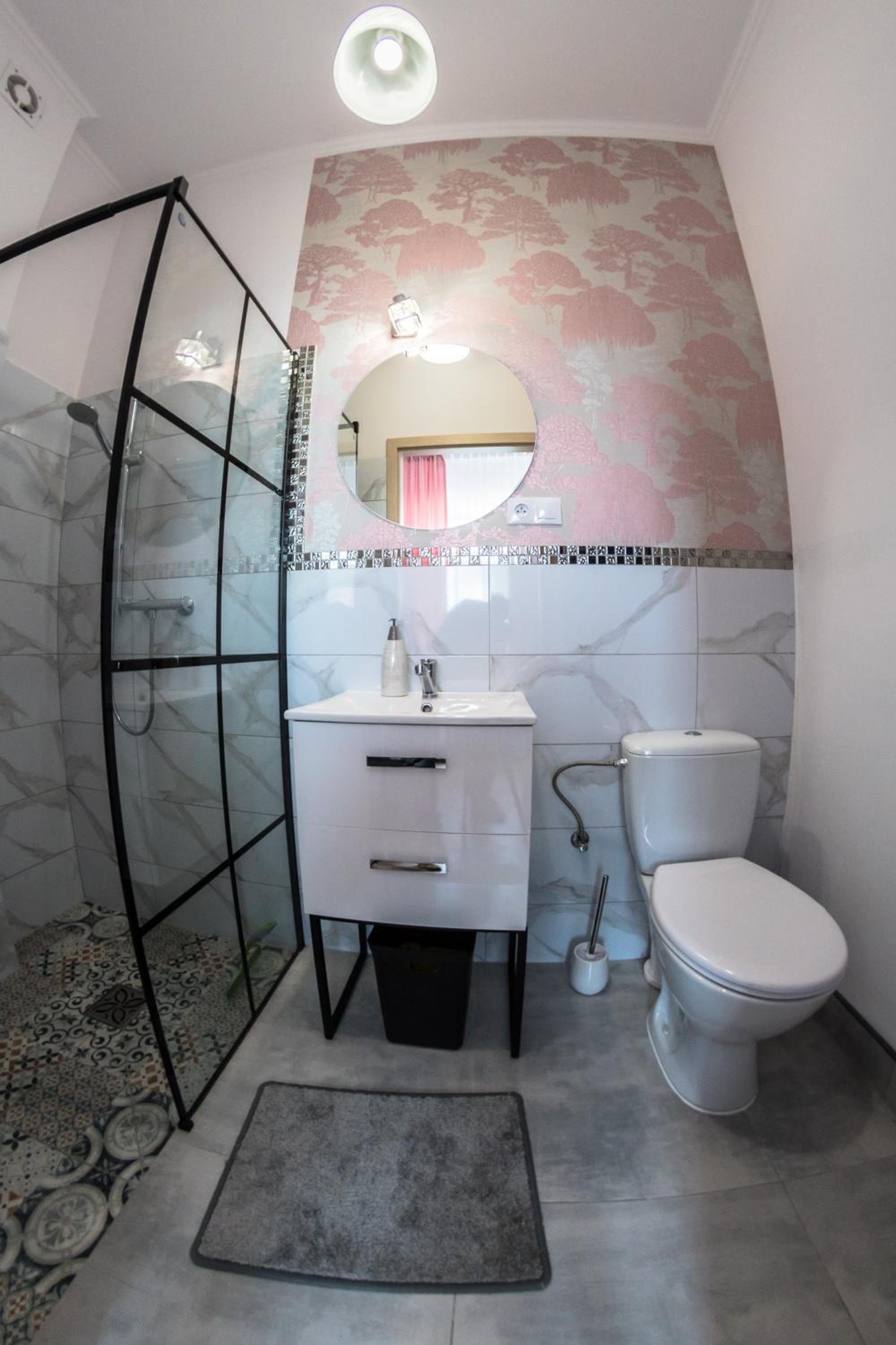 Deluxe Twin Room - Photo 12
