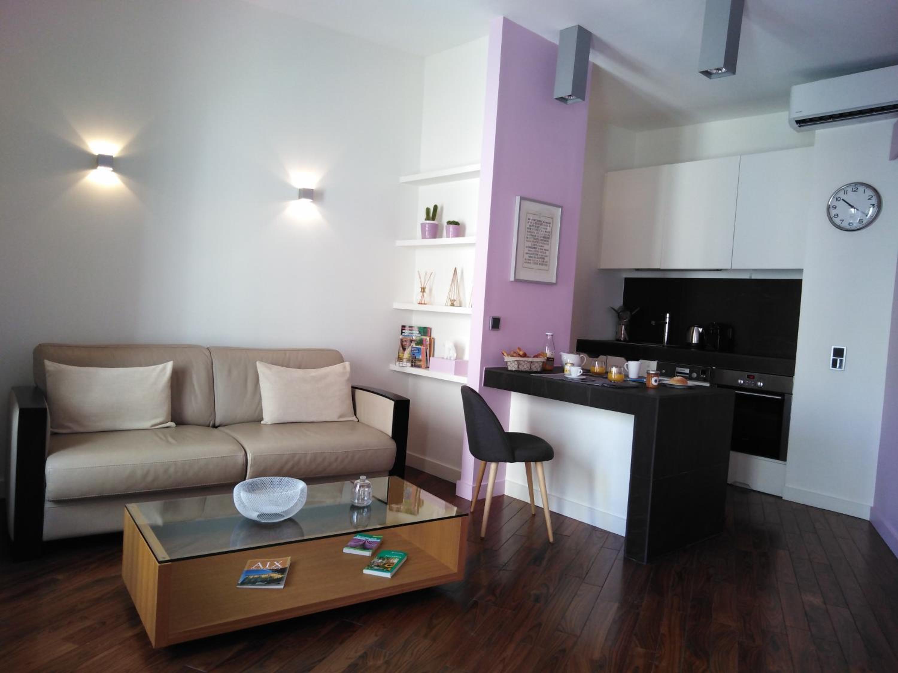 One-Bedroom Apartment