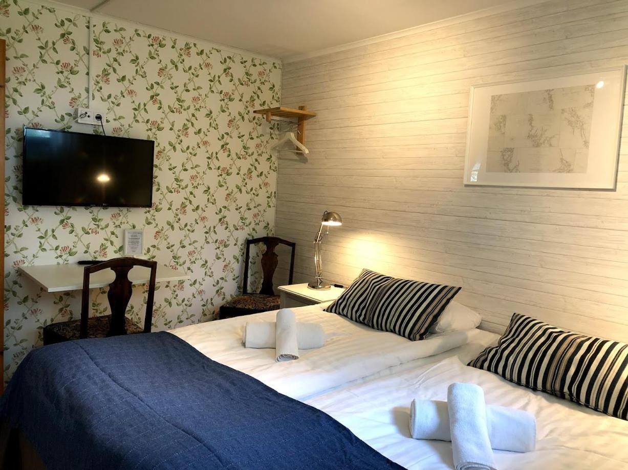 Double Room with Shared Bathroom - Annex photo 3