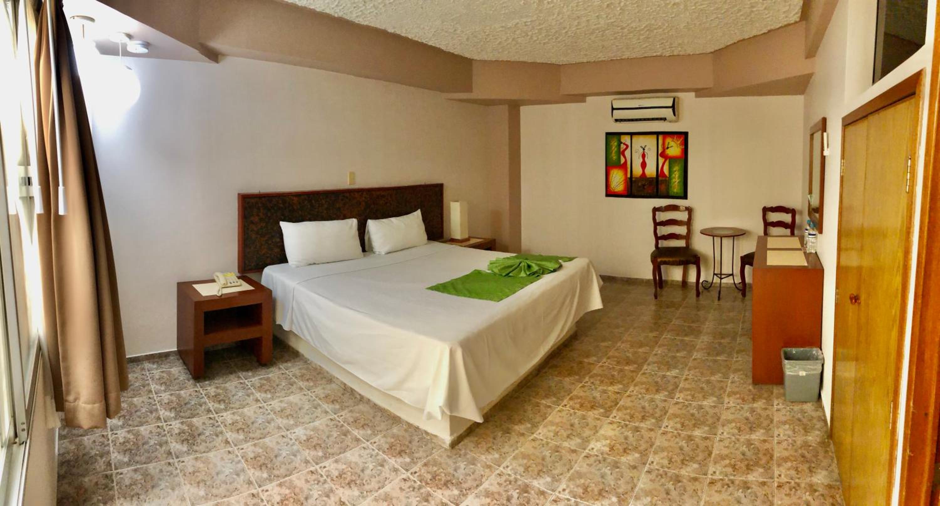 Deluxe King Room photo 2