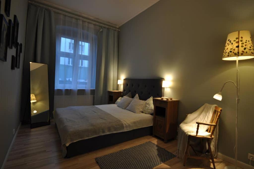 One-Bedroom Apartment - Photo 3