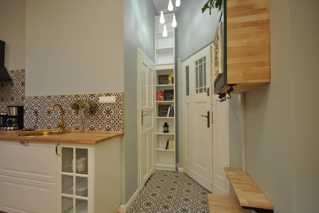 One-Bedroom Apartment - Photo 15