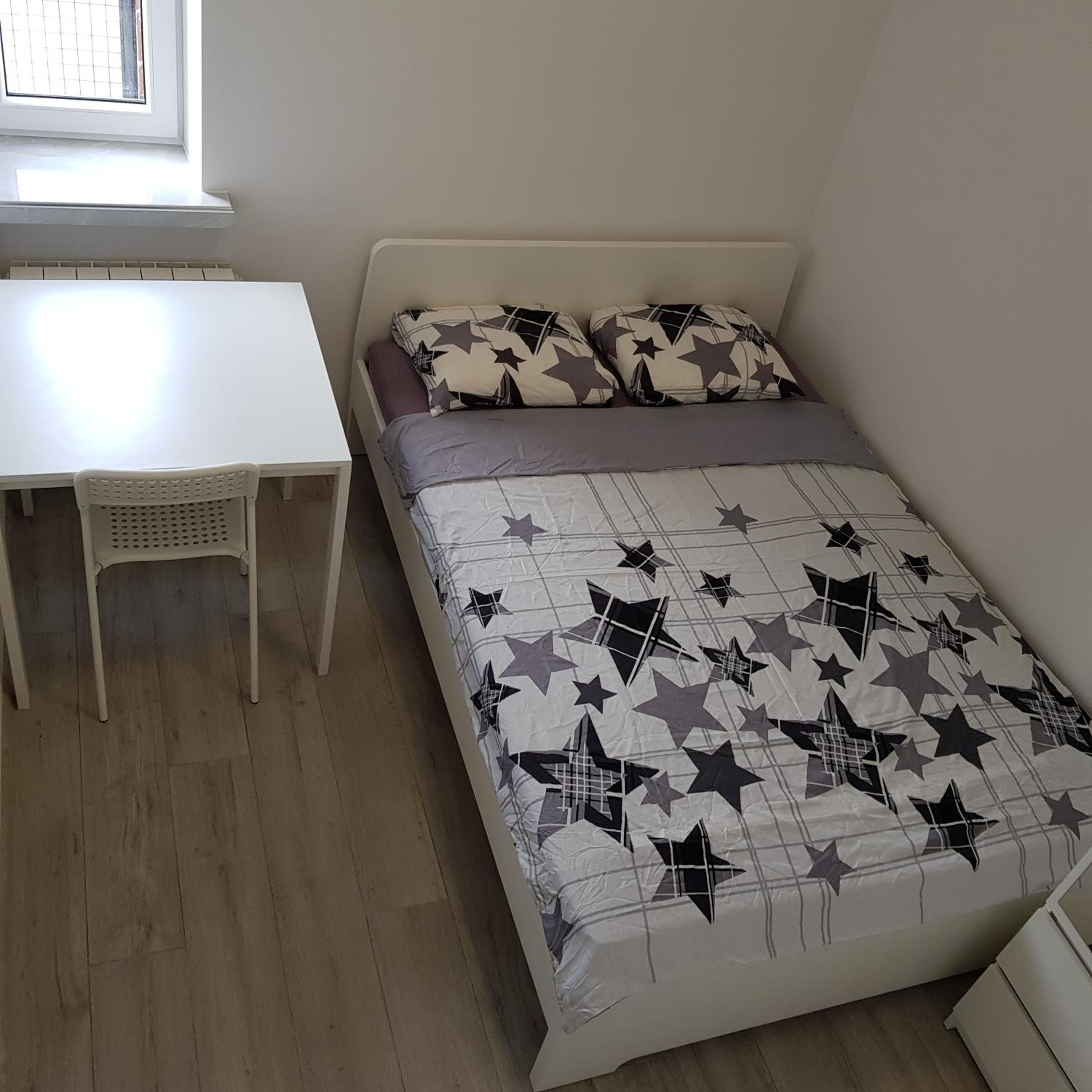Budget Double Room - Photo 6