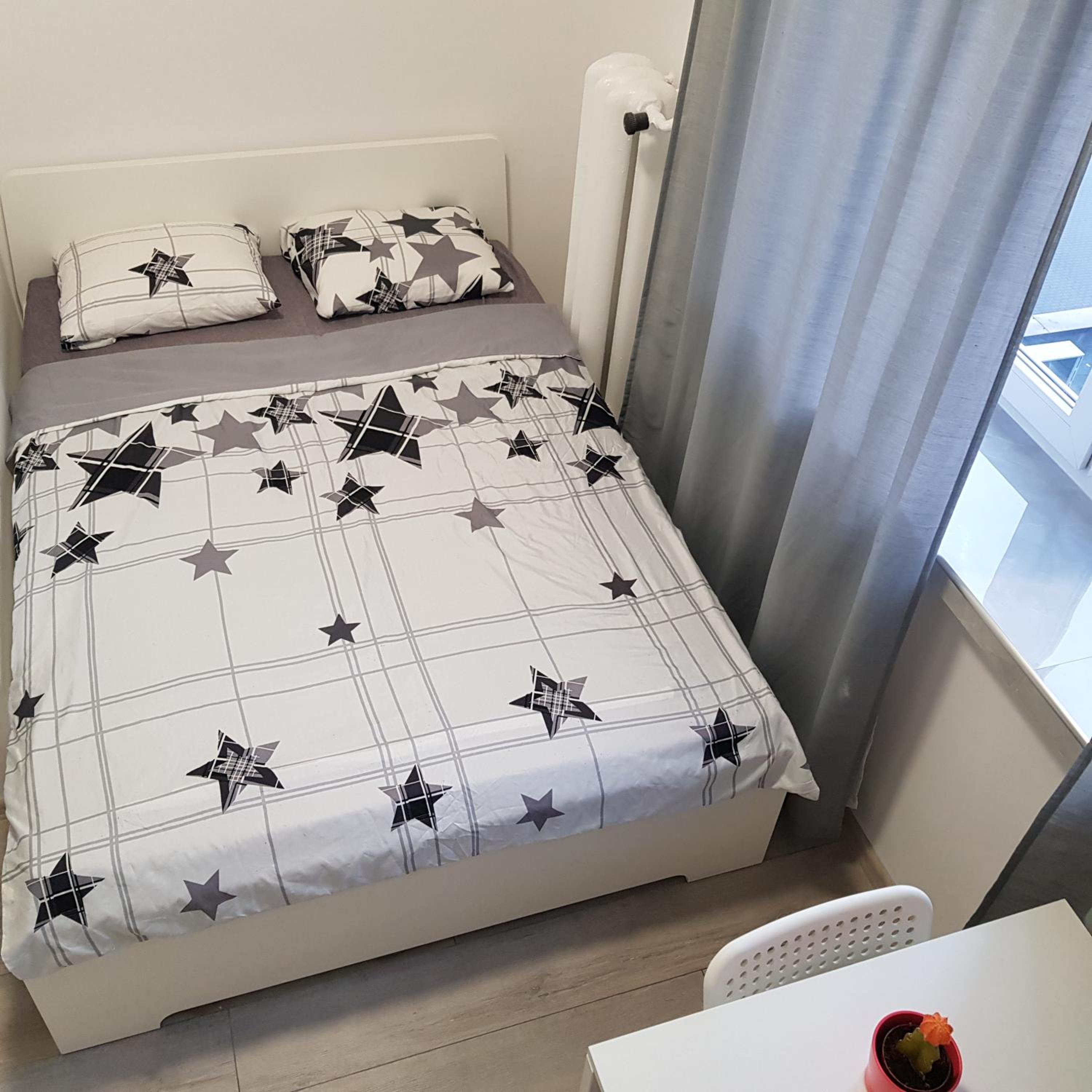 Budget Double Room - Photo 7