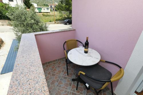 Studio with Balcony photo 3