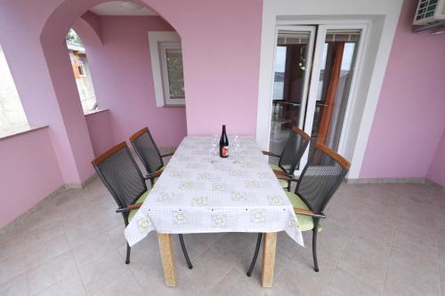 One-Bedroom Apartment with Sea View - First Floor photo 2