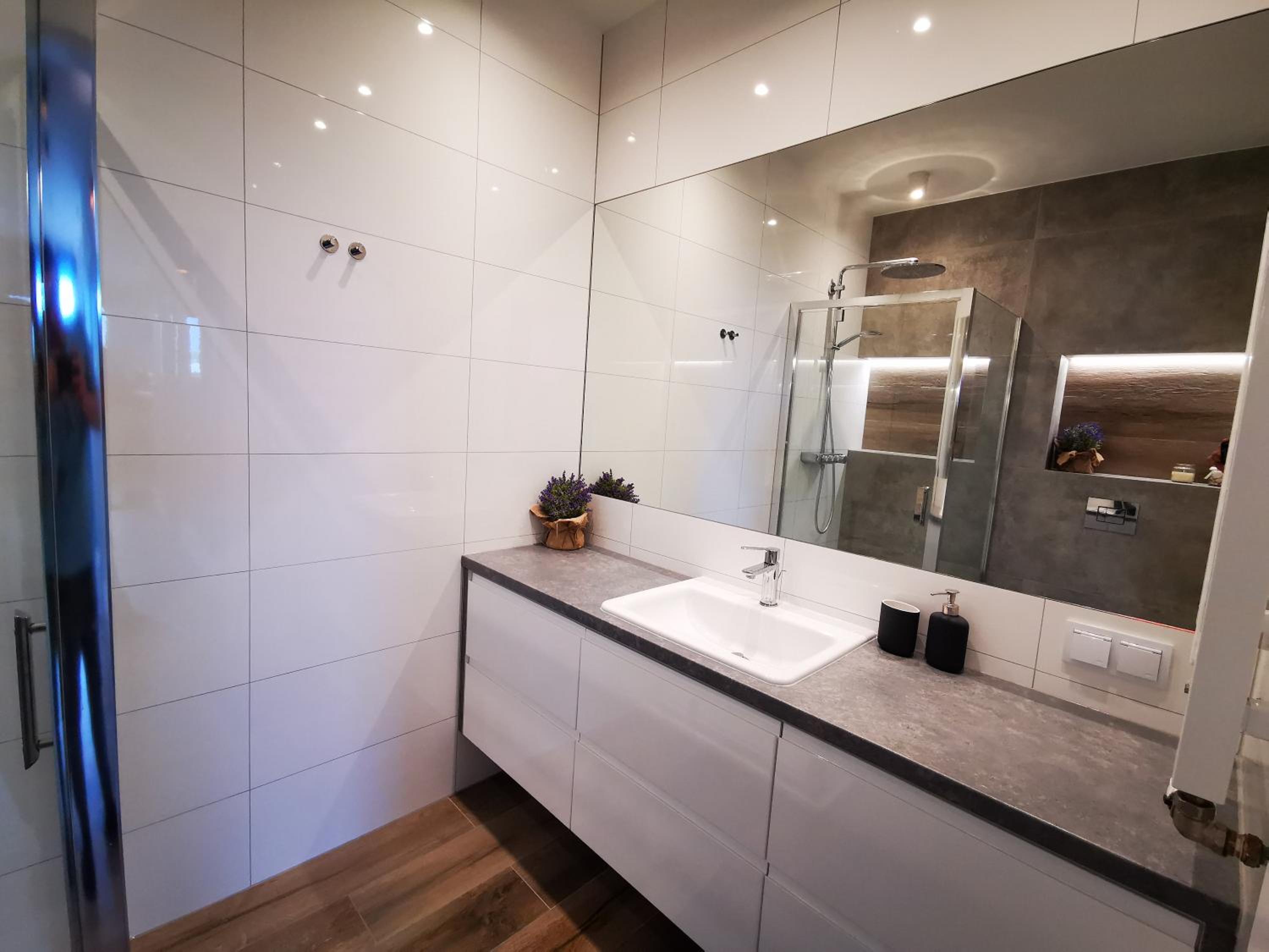 Two-Bedroom Apartment - Photo 2