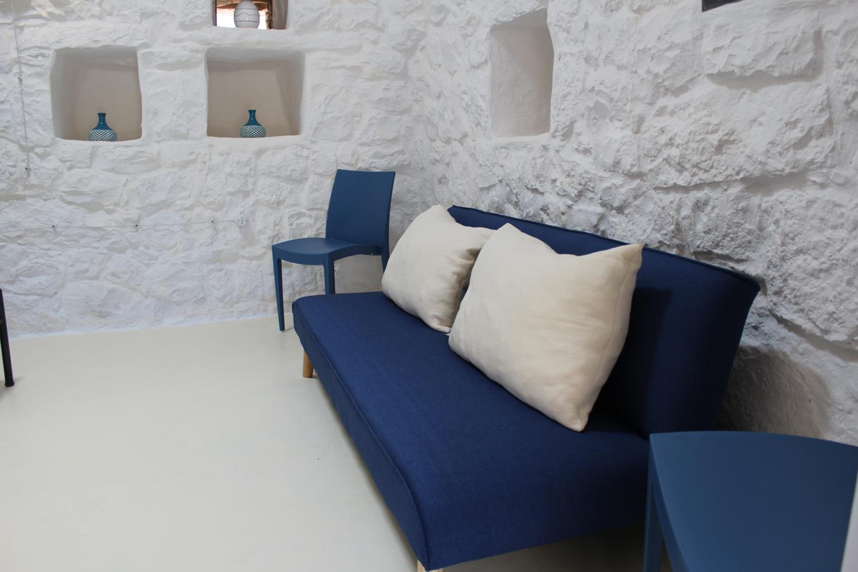 One-Bedroom House photo 1