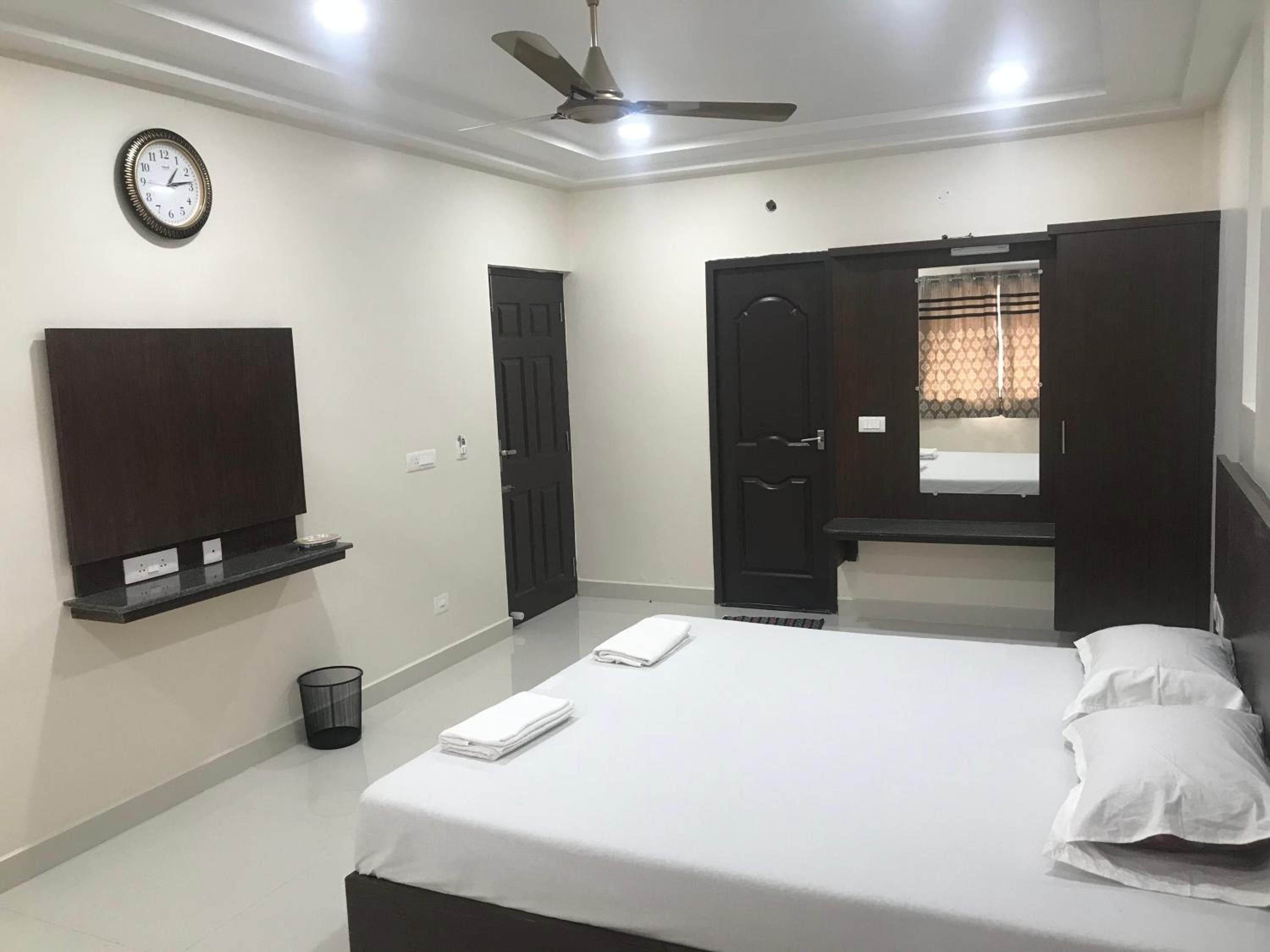Large Double or Twin Room