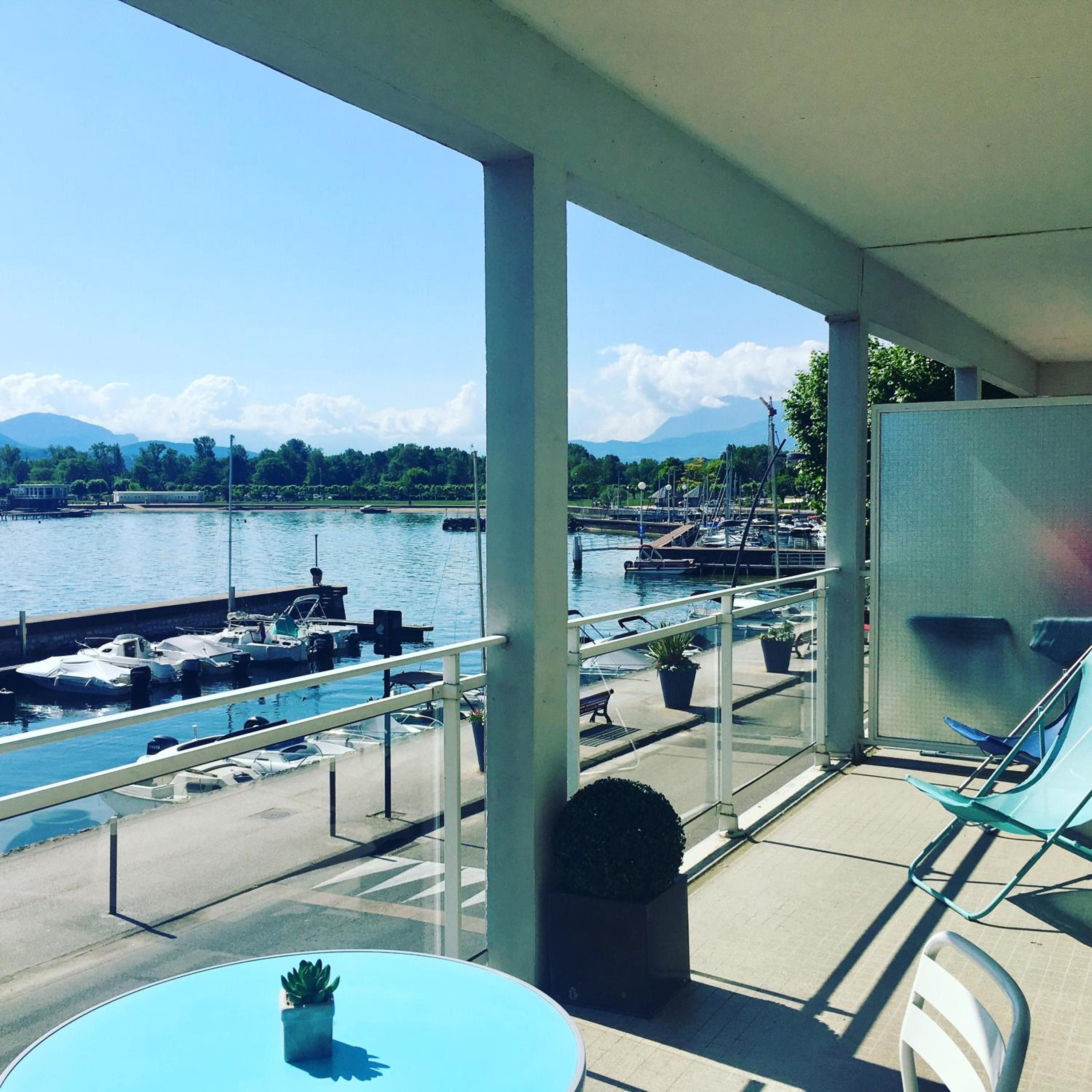 Apartment with Lake View photo 2