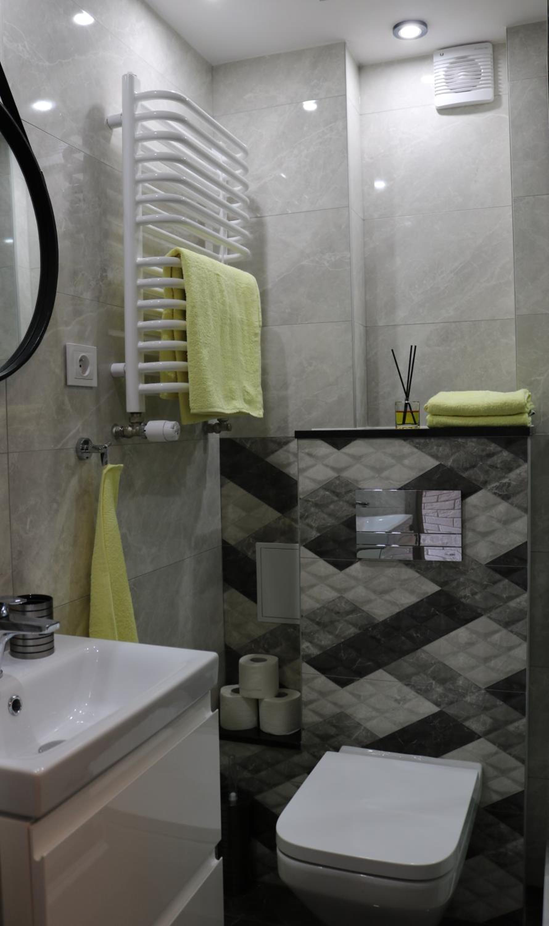 One-Bedroom Apartment - Photo 1