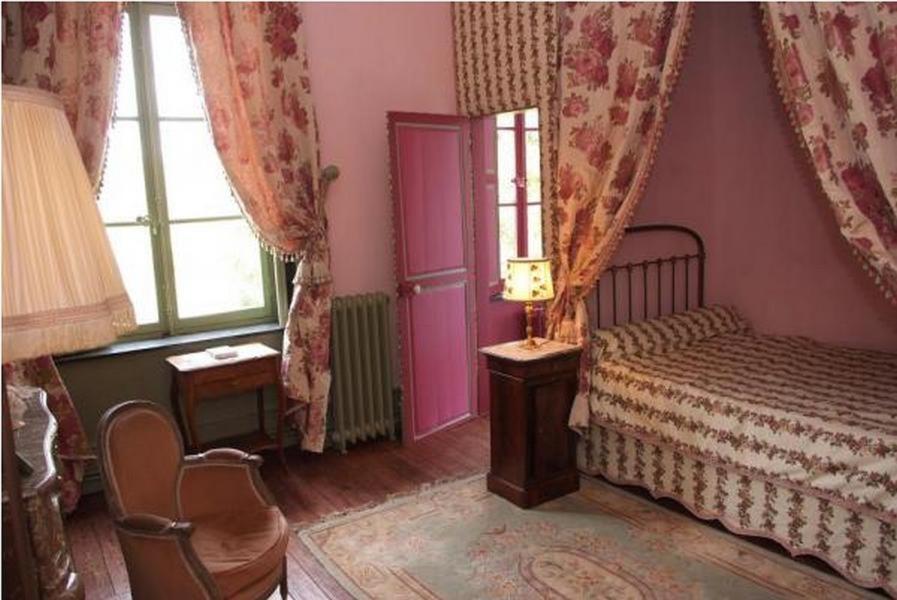 Twin Room with Private Bathroom photo 1