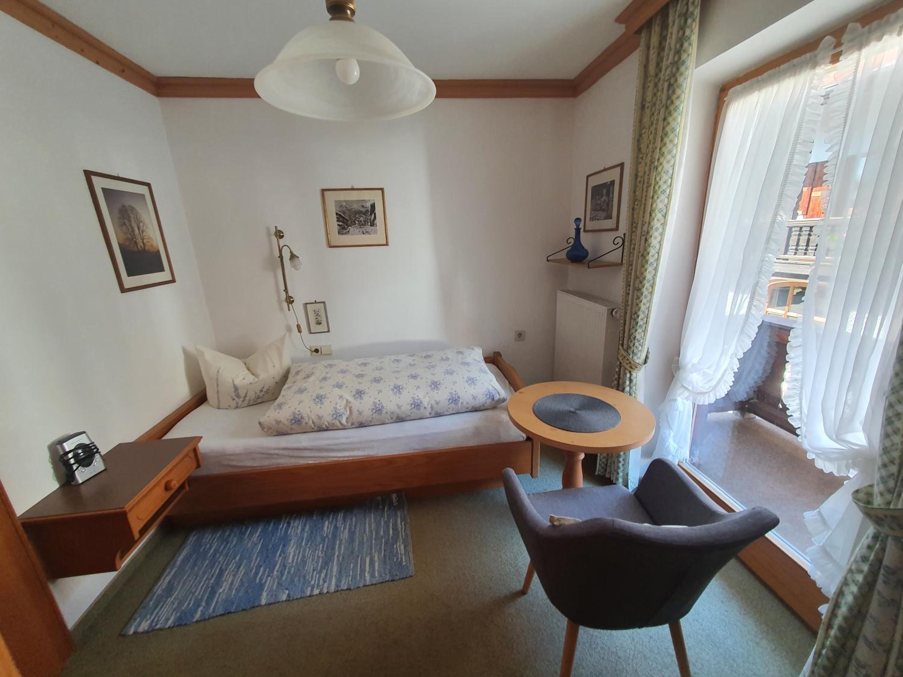 Single Room (1) photo 1