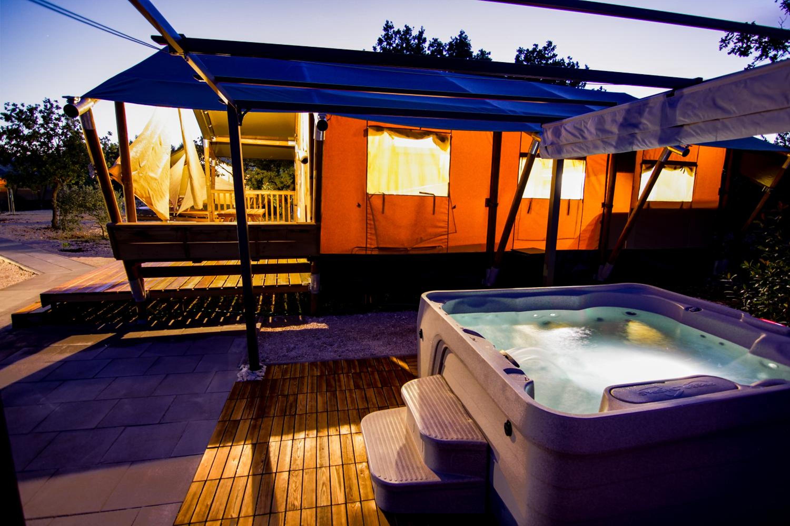 Luxury Tent with Hot Tub