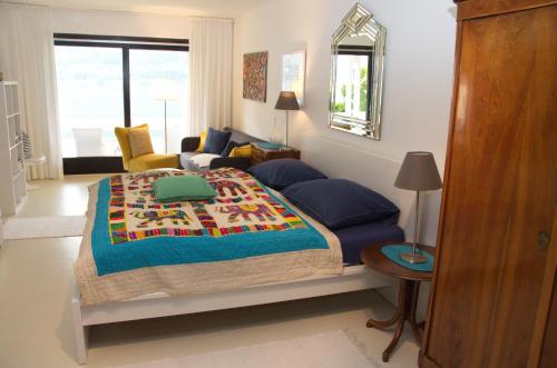 Double Room with Lake View and External Bathroom